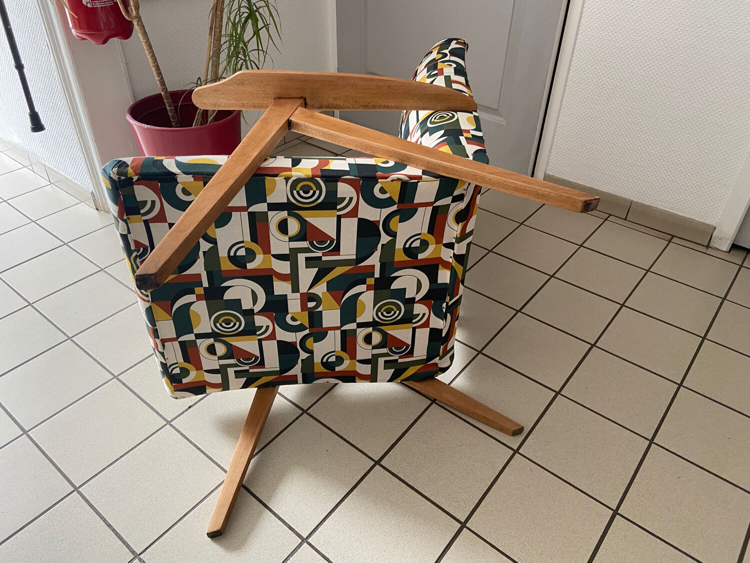 Fauteuil années 60 tapissé à neuf