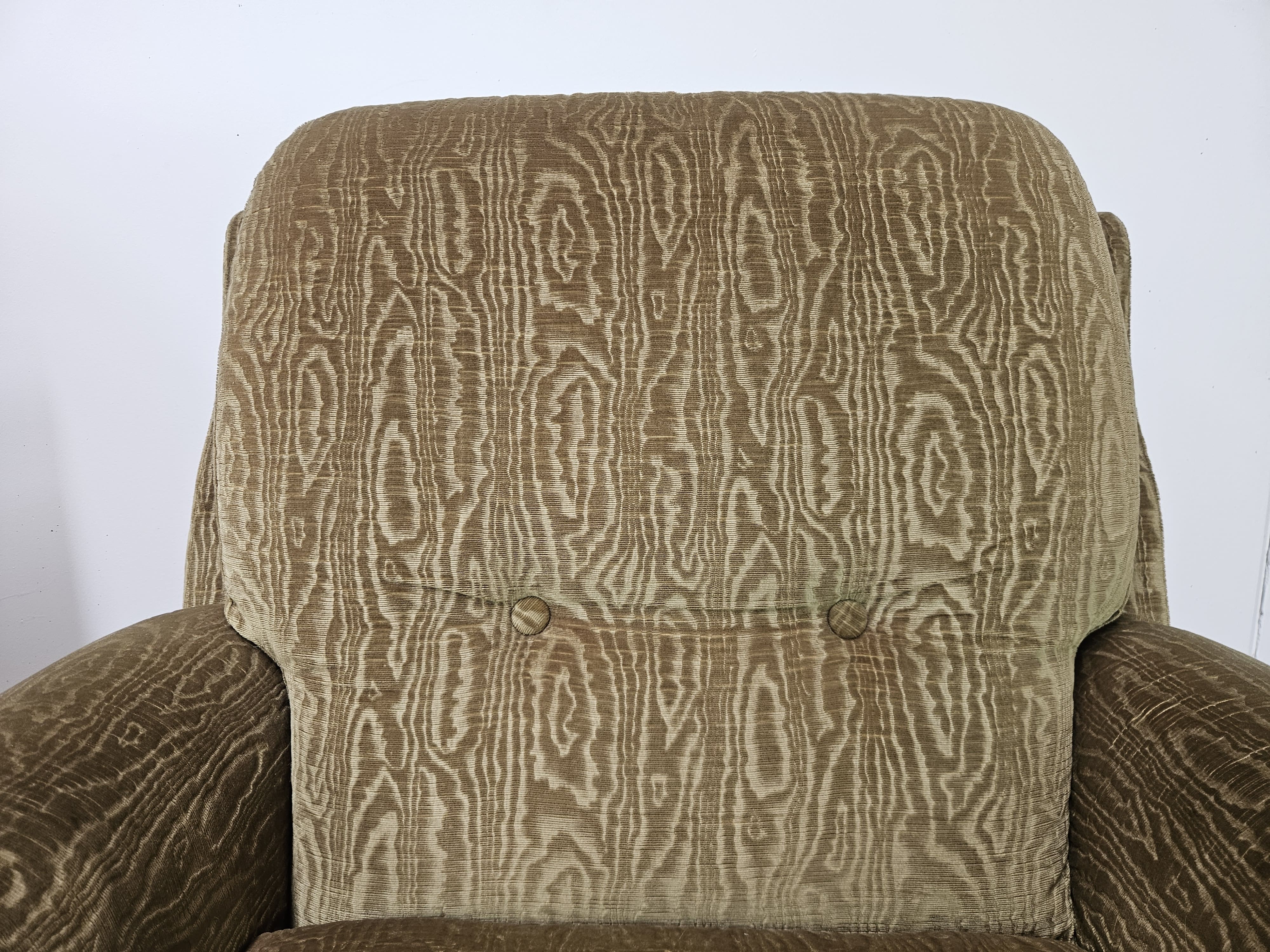 Pair of Italian armchairs from the 1970s