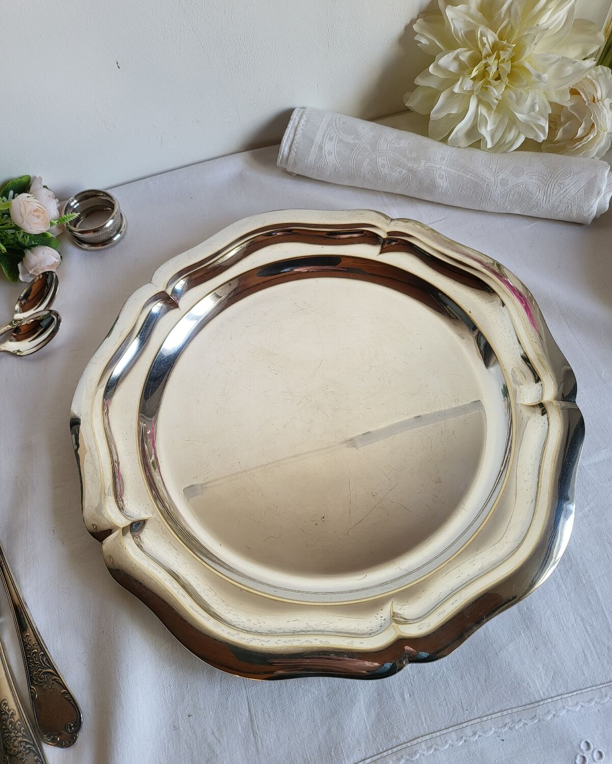 Plat de Service Rond en métal argenté Quist Alpacca