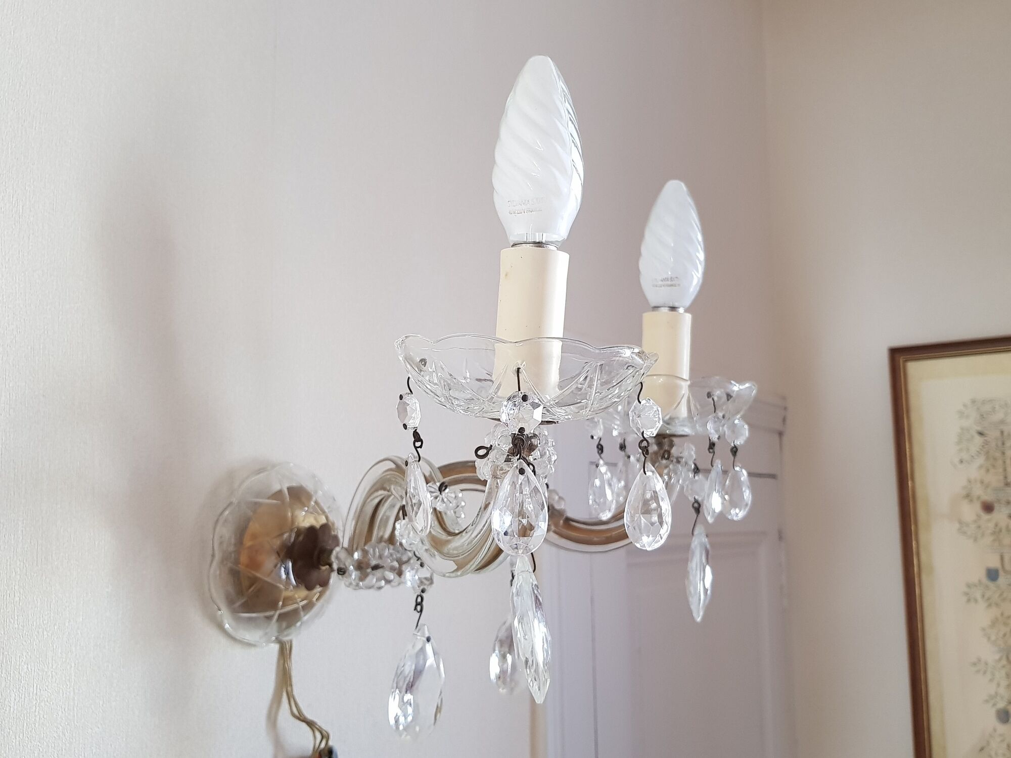 Two sconces 2 glass lights and crystal stamps