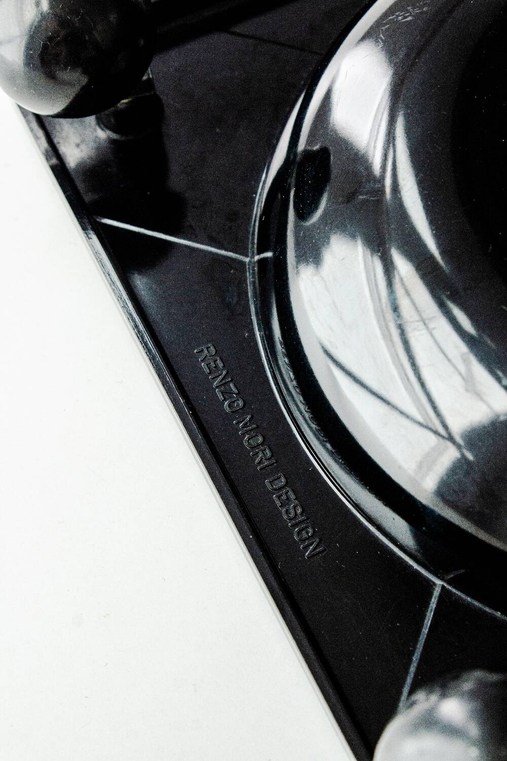 Cendrier Trotter par Renzo Mori