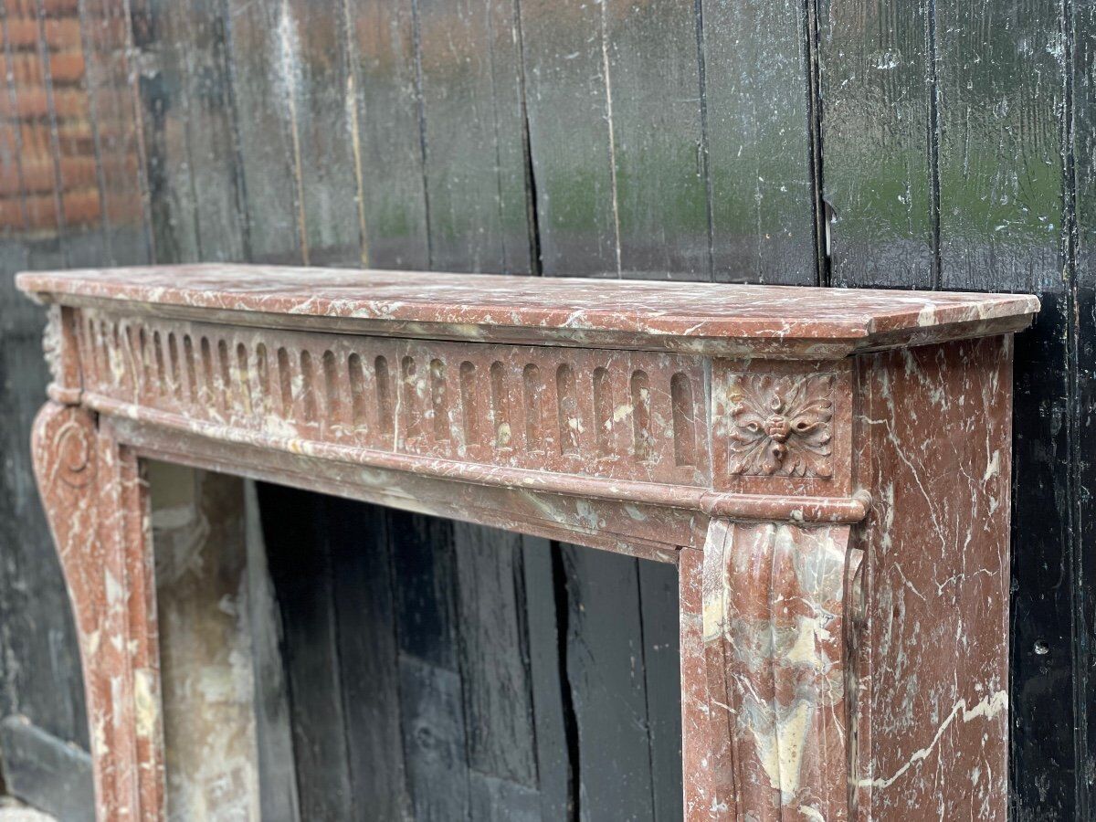 Fireplace in rancid marble around 188