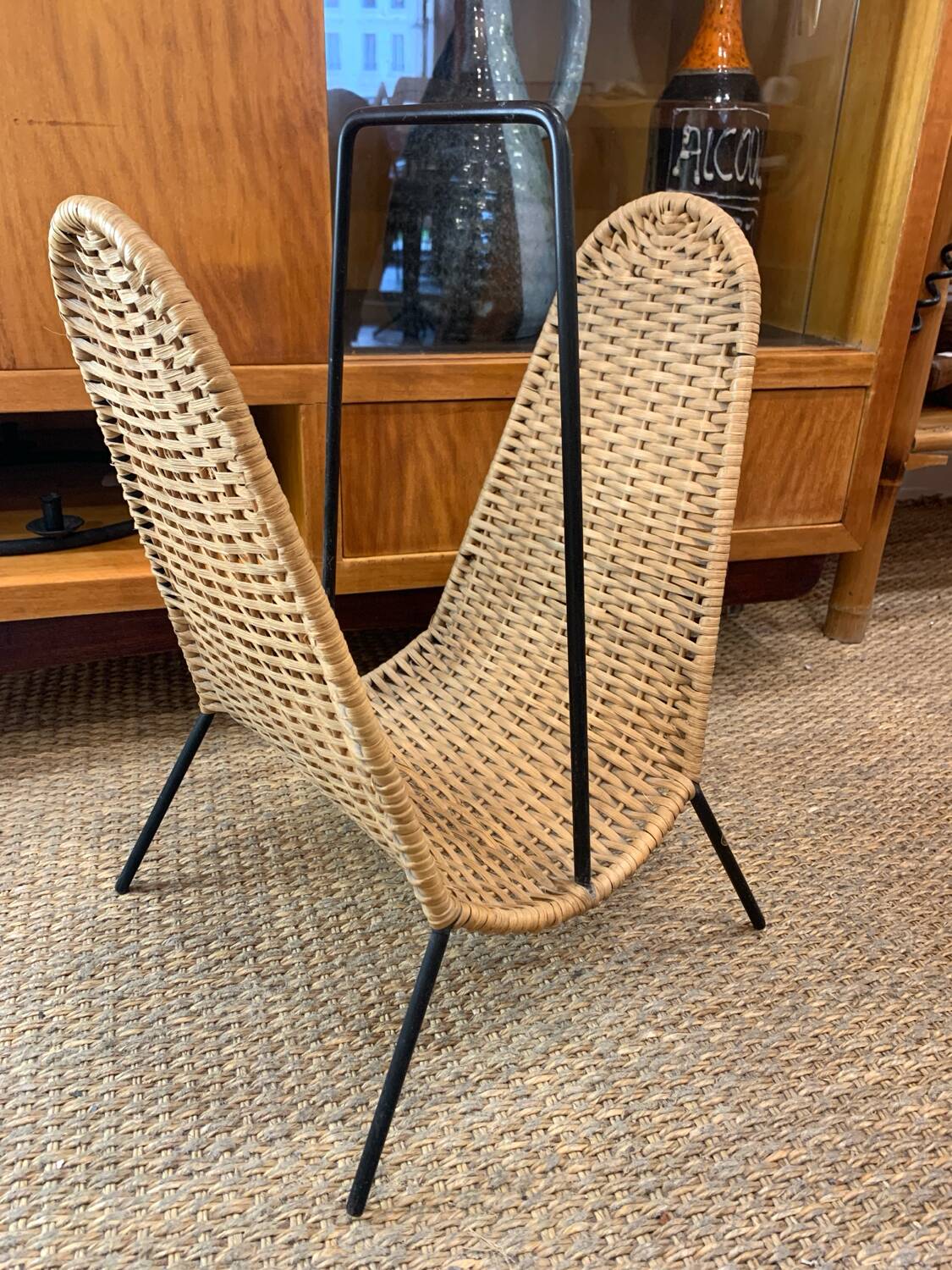 Danish magazine rack in metal and woven wicker