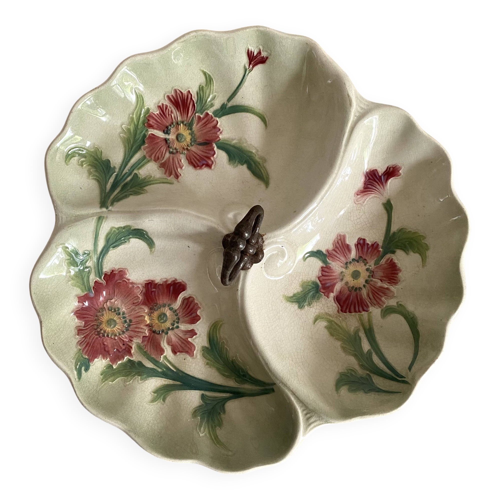 Art Nouveau slip dish with poppy decoration