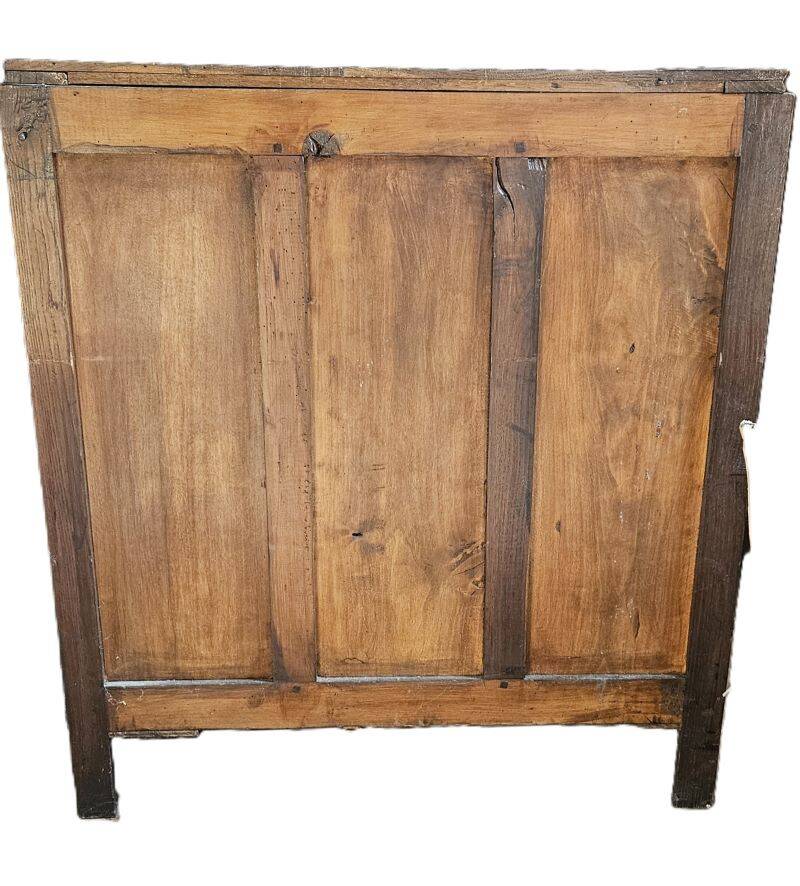 Small 2-door buffet