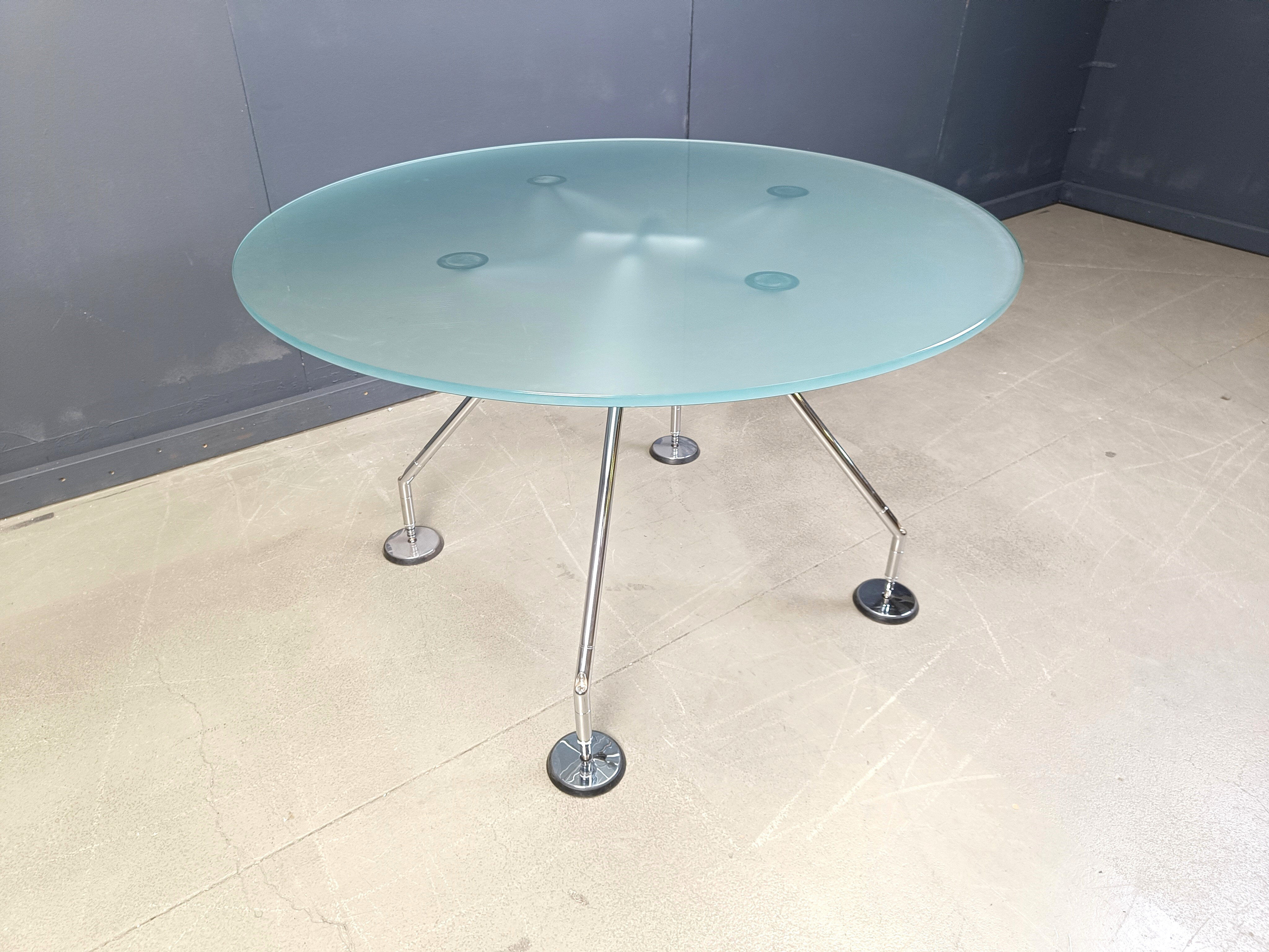 Nomos dining table by Norman Foster for Tecno, 1980s