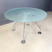 Table à manger Nomos par Norman Foster pour Tecno, années 1980.