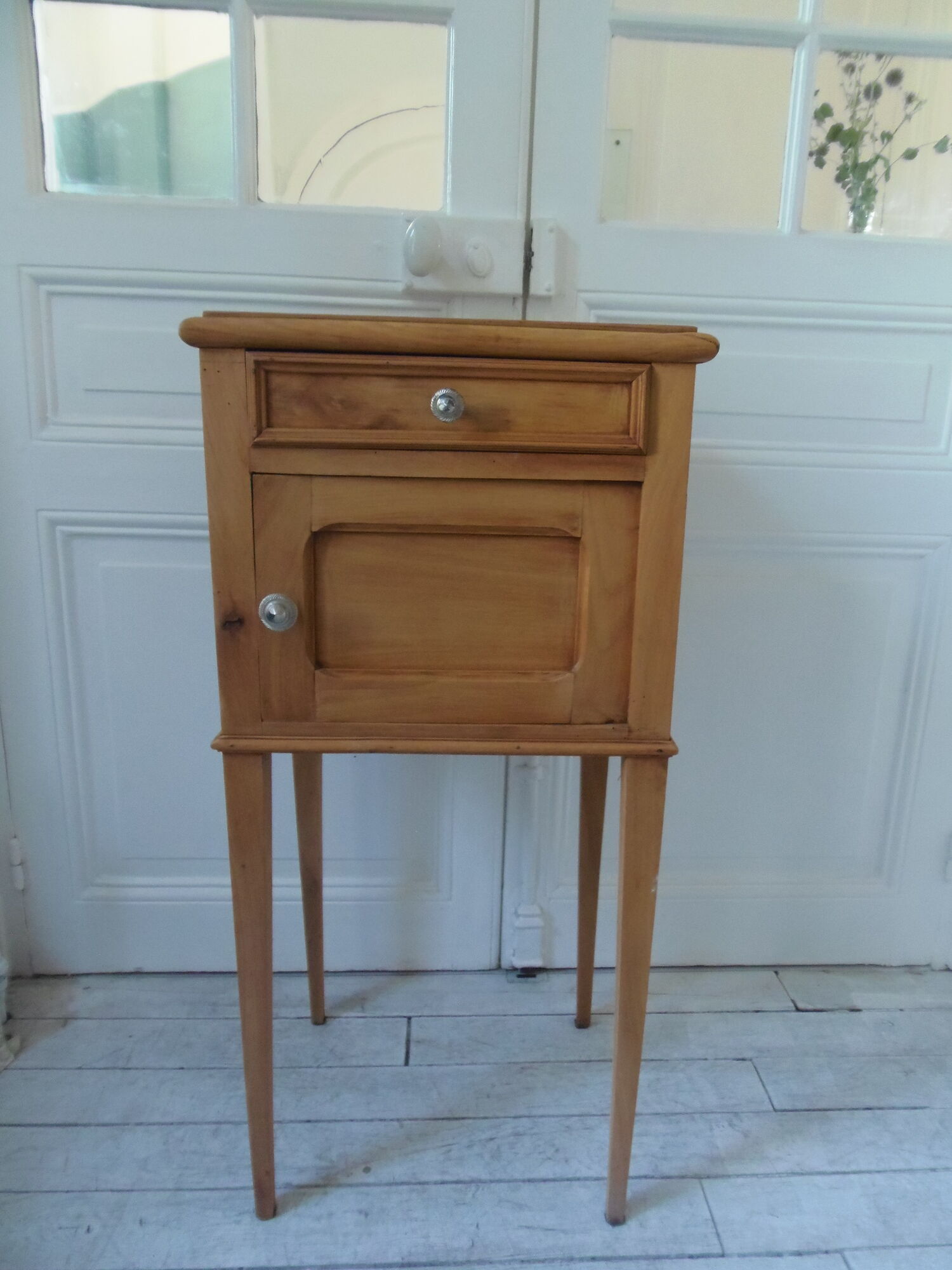 Bedside table of the years 1900