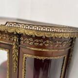 Vitrine Galbée de style Napoléon III en Acajou et Placage XX siècle