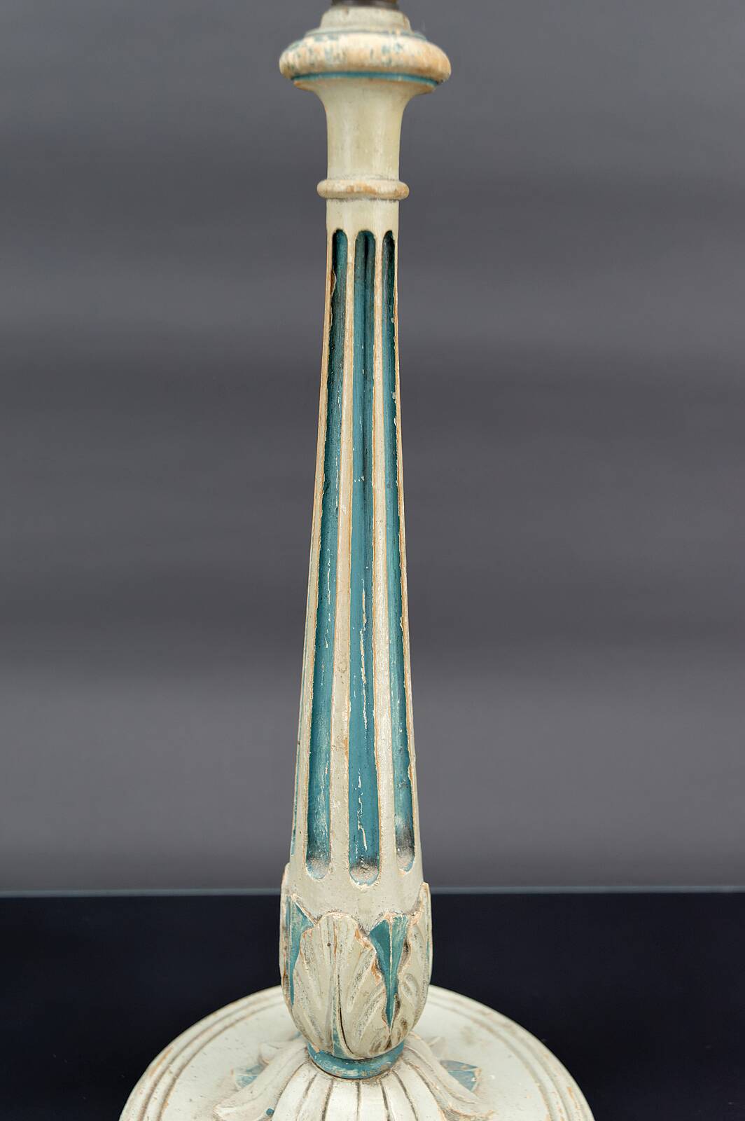 Art Deco wooden lamp painted in white and patinated blue, France, Circa 1920