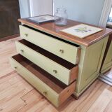 Retro chest of drawers in its juice