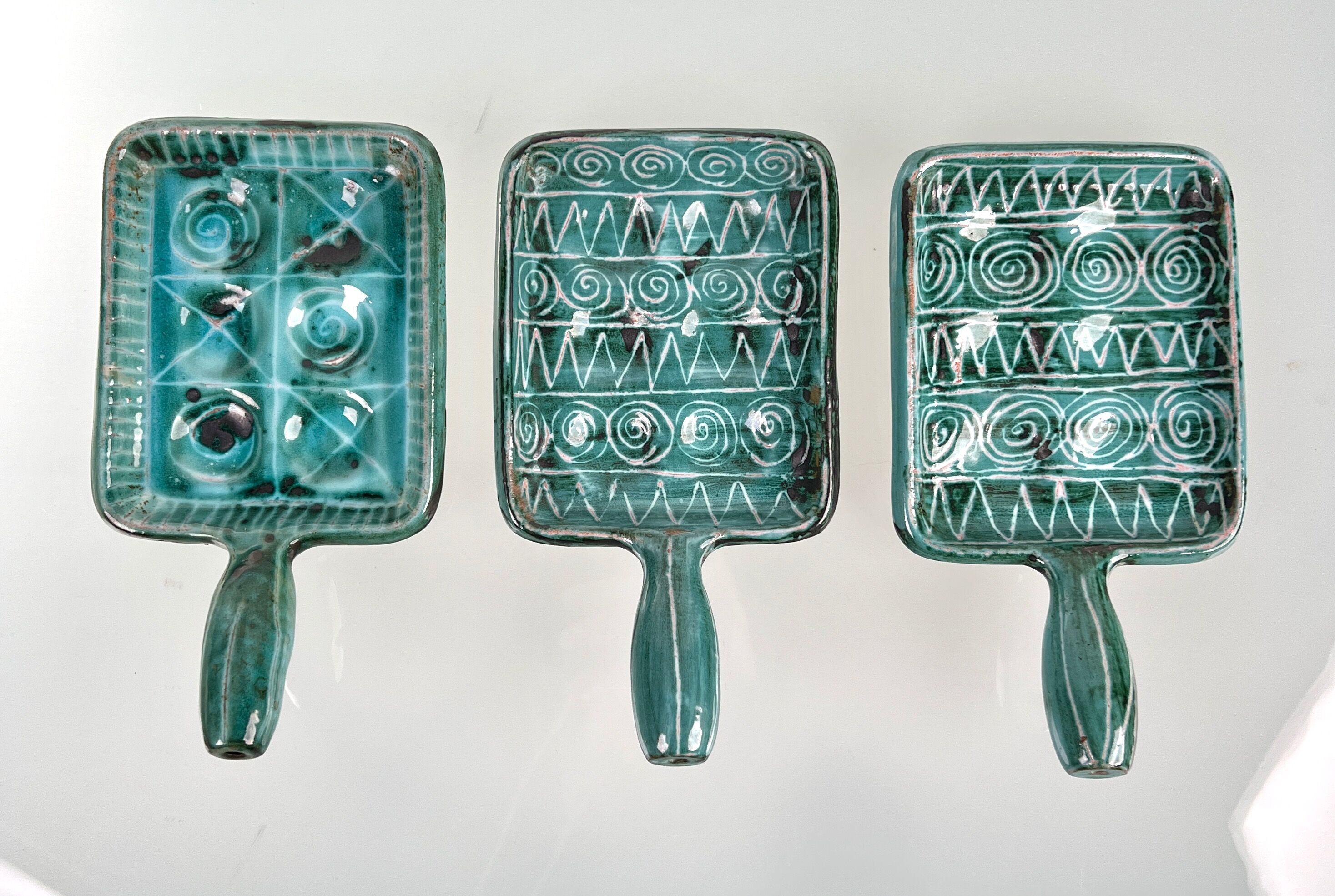 Set of 3 Robert Picault ceramic snail pans