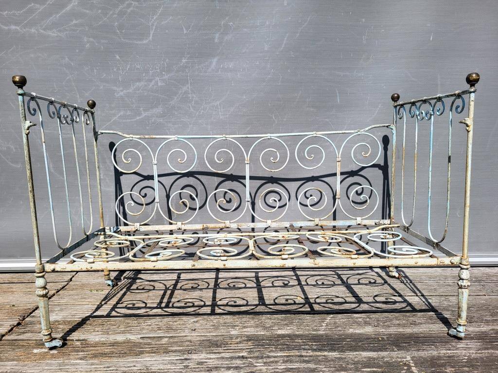 Lit cage volutes pour jardin d'hiver et d'été