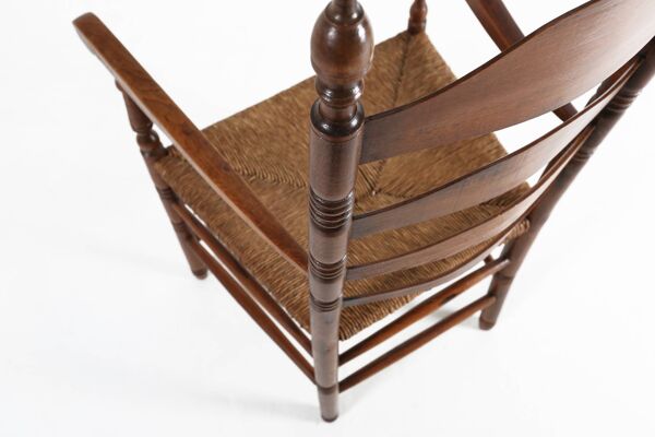 Fauteuil ancien en bois avec assise en rotin, France vers 1900