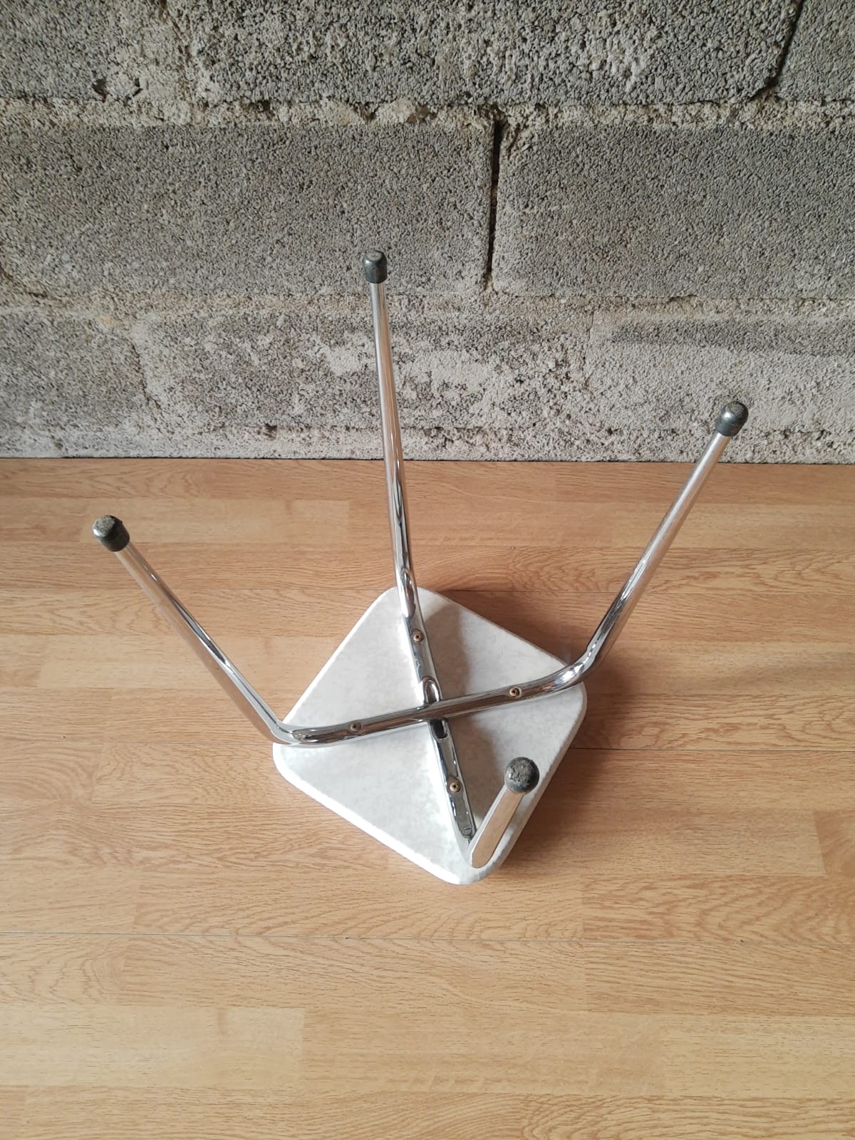 White skai stool / vintage chrome metal feet