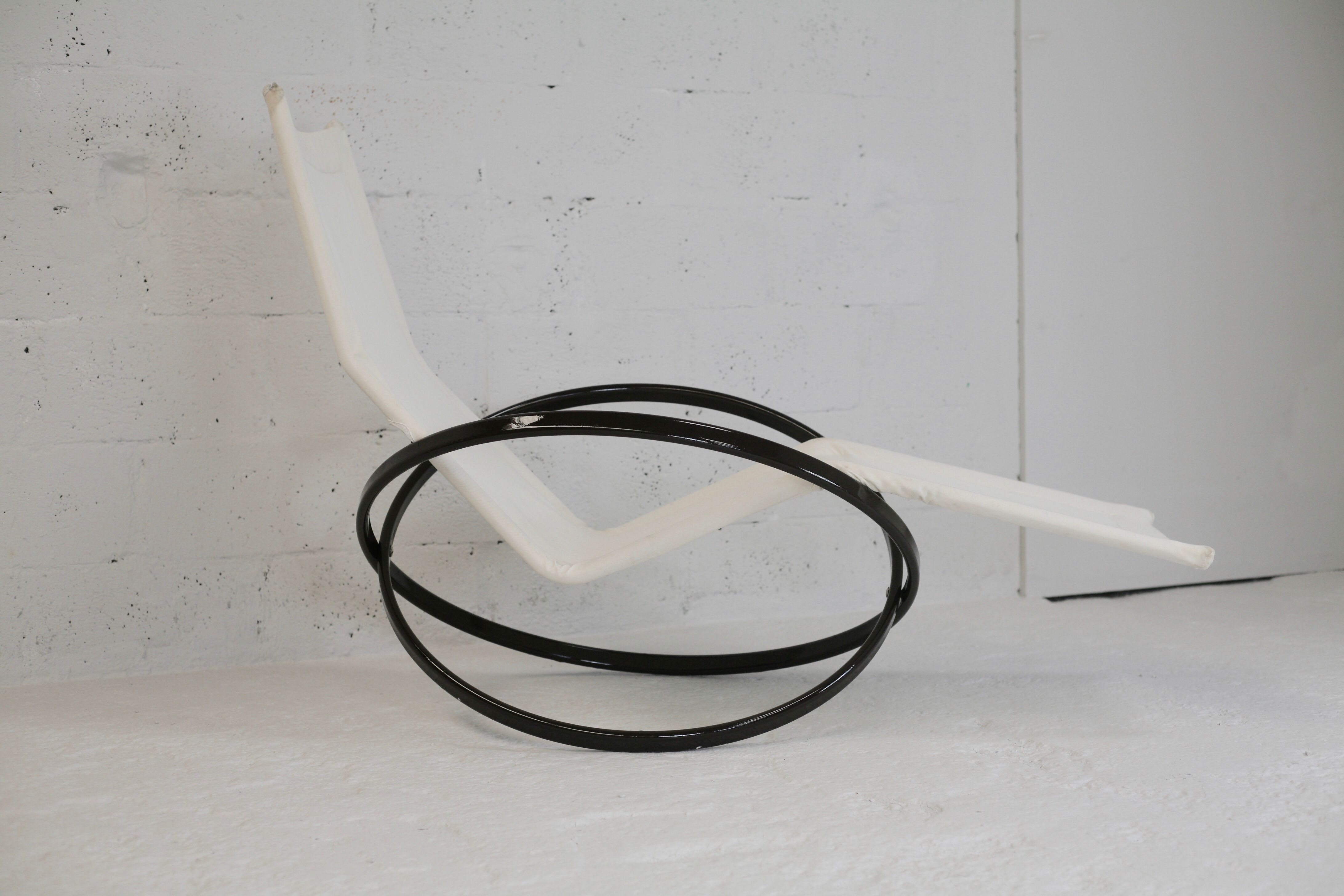 Roger Lecal rocking long chair, Jetstar model, brown lask and canvas, France, 1975