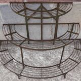 Half-moon plant holder