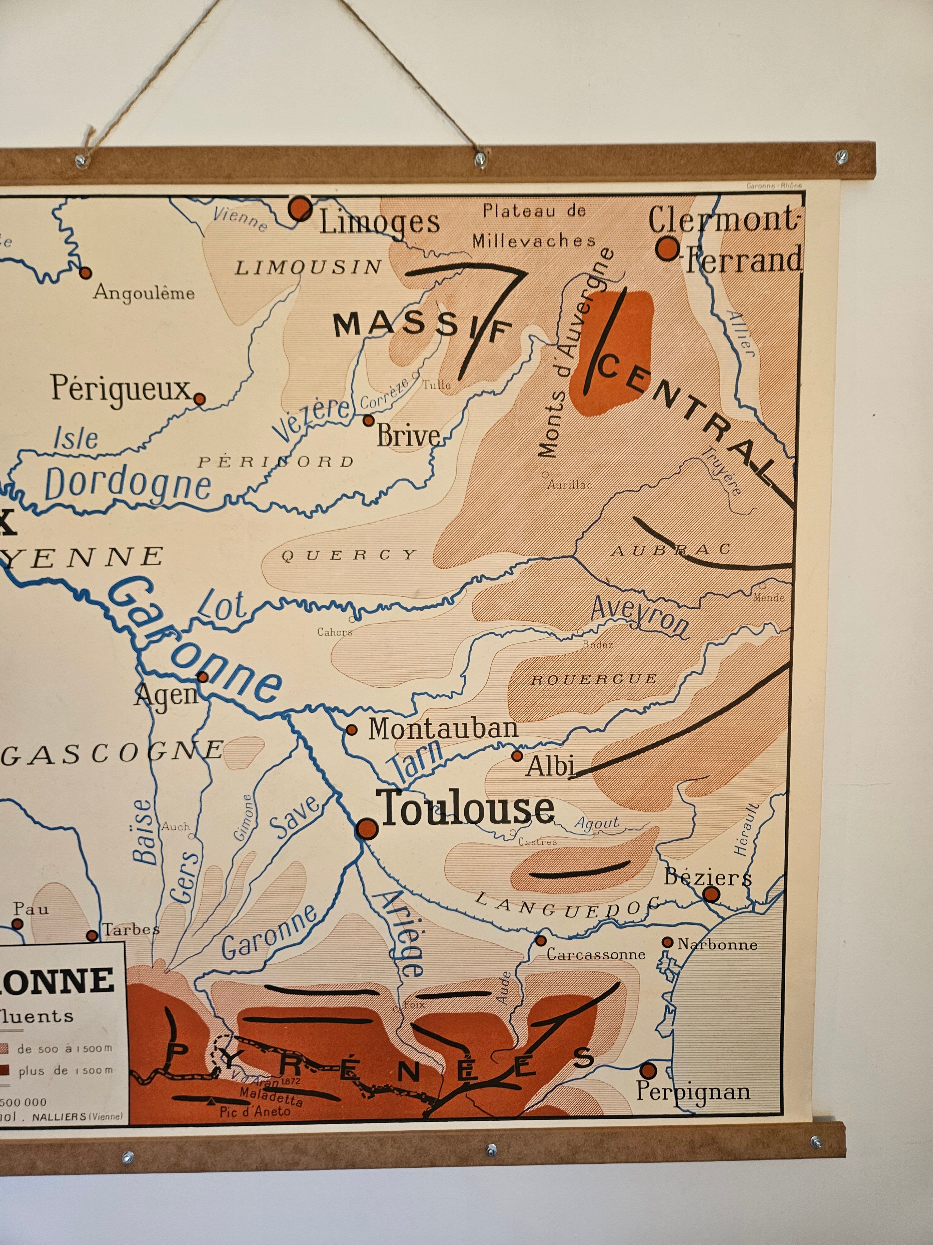 School map of ancient geography 1960 map of France the Garonne le Rhône