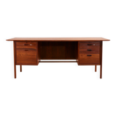 Model 207 rosewood desk by Arne Vodder