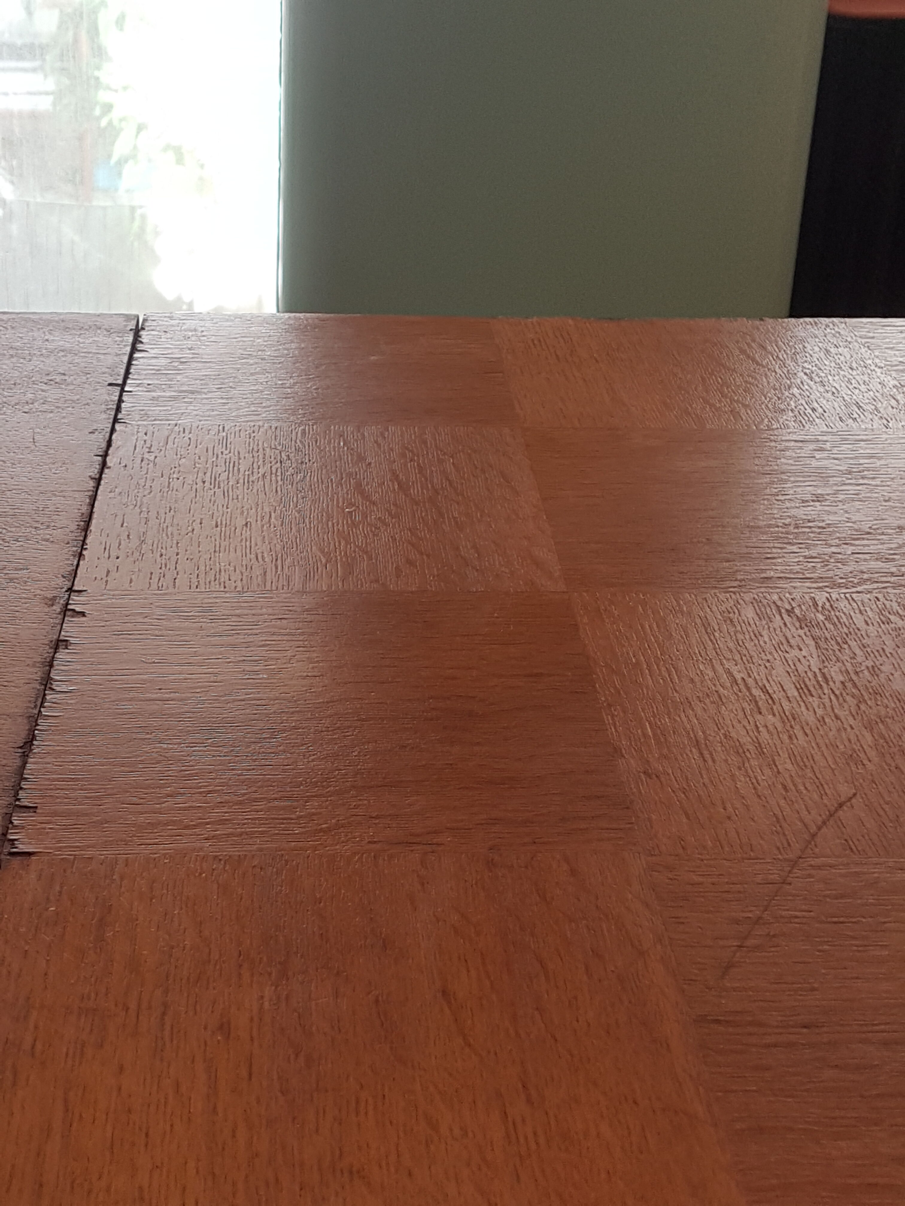 Scandinavian extension table