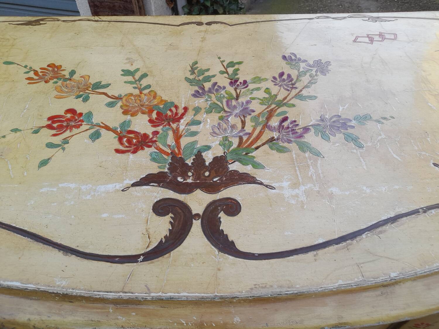 Venetian style lacquered 3-door sideboard