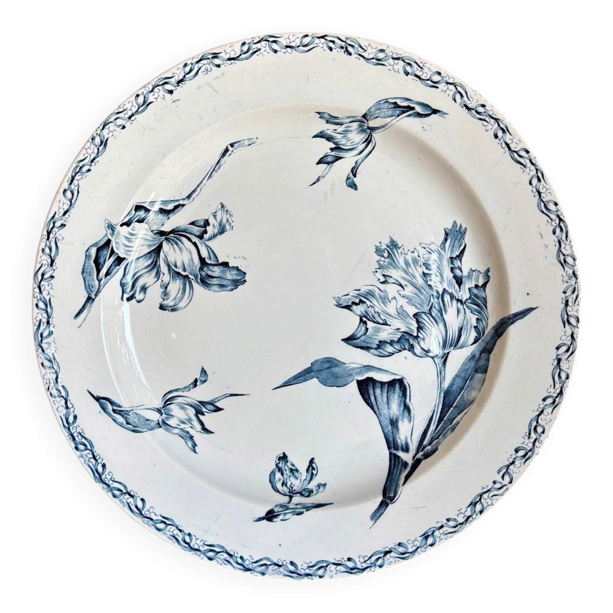 Large round Lunéville plate in blue ironstone, "Tulip" service.