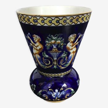 Vase en faïence de Gien, décor Renaissance