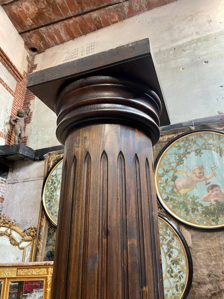 Louis XVI style column in carved wood from the late 19th century, 2.27 metres in height.