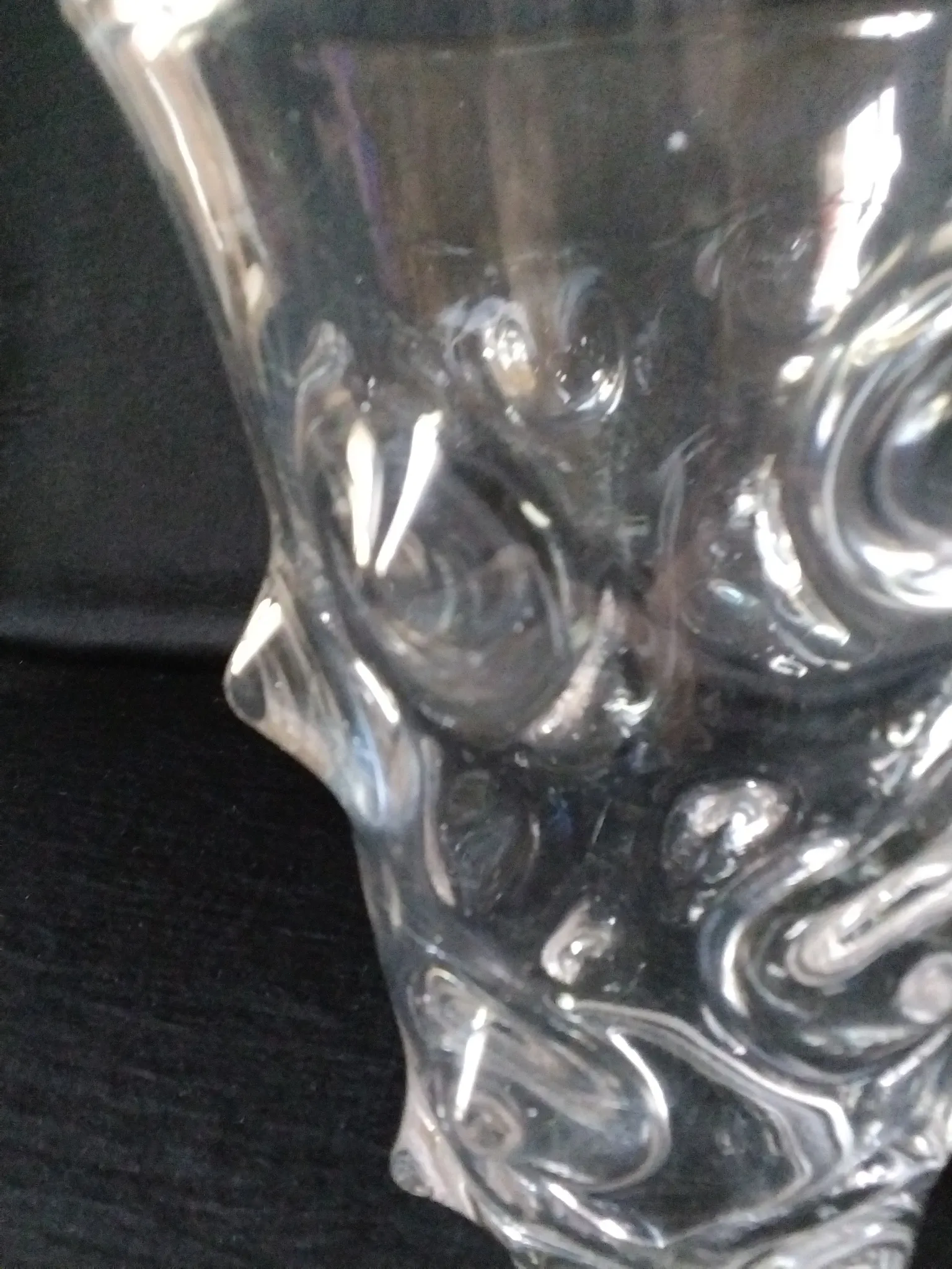 Crystal vase with a peak decoration from the 1960s-1970s.