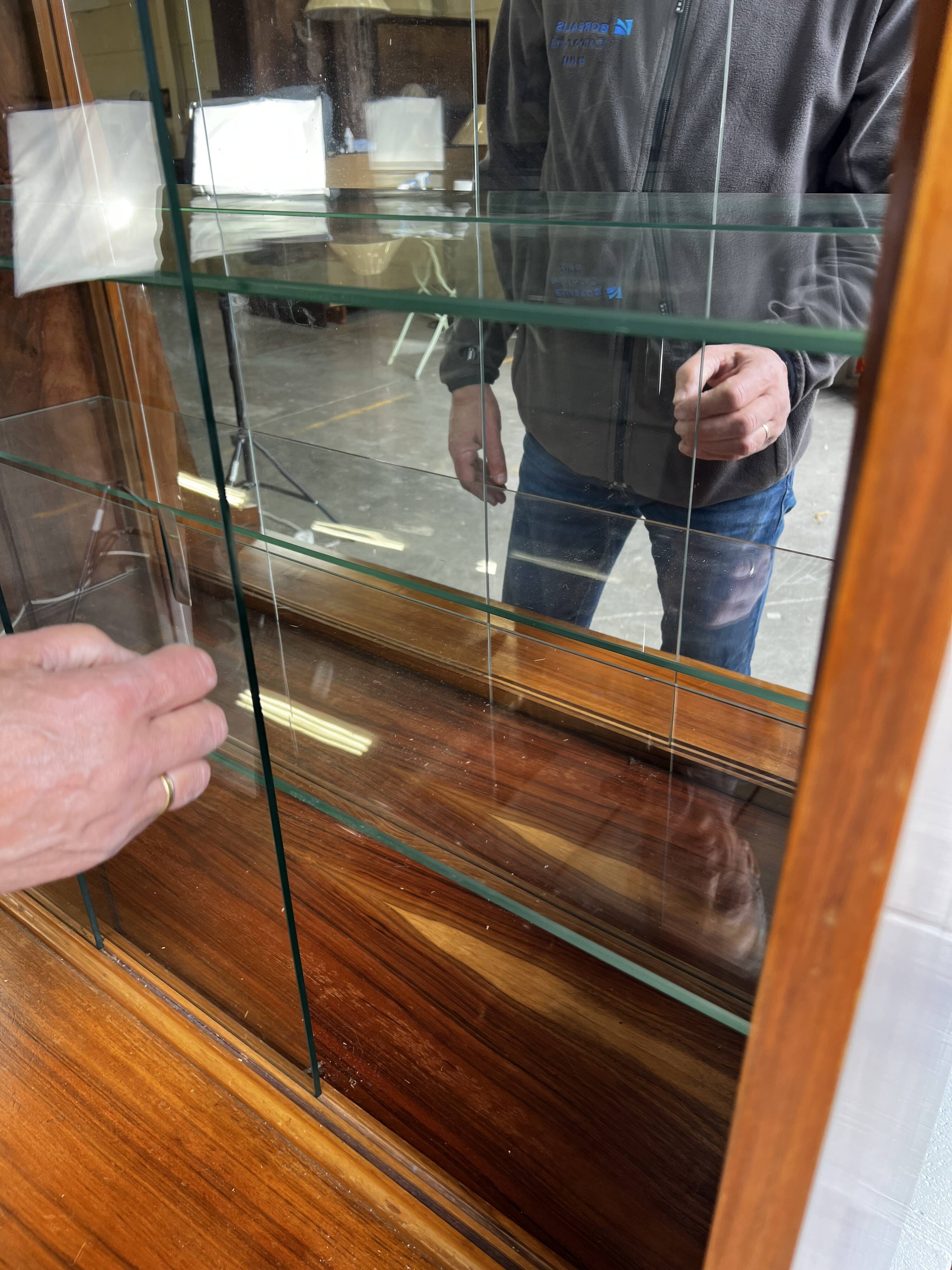 Display cabinet // vintage cabinet/shelf