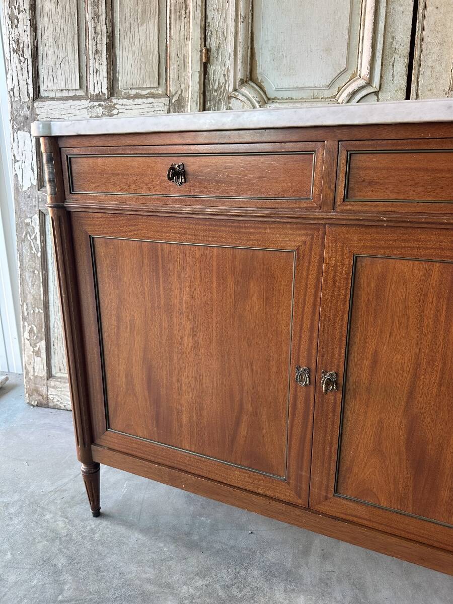 Buffet de style Louis XVI en acajou circa 1960