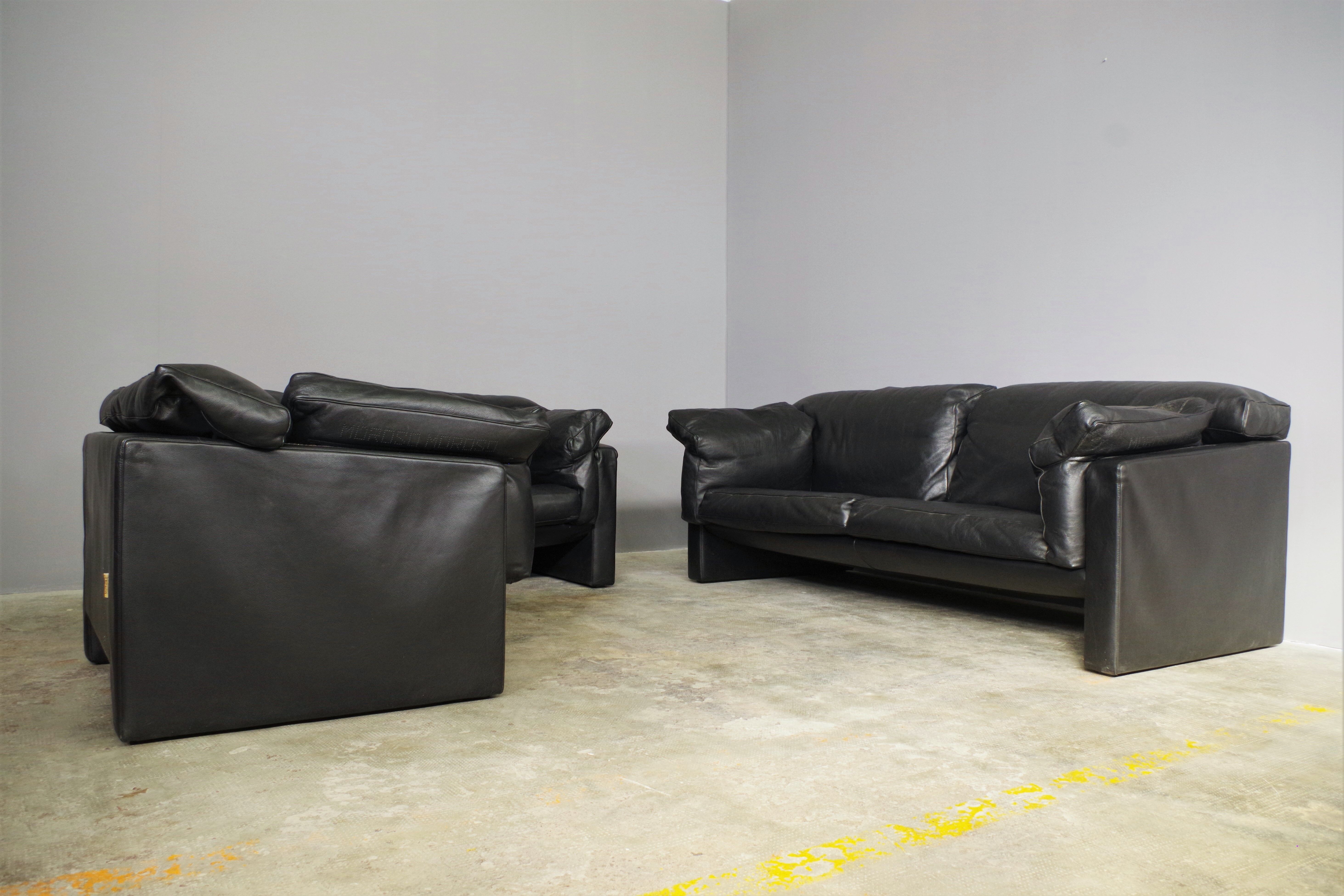Moroso sofa set and armchairs in black leather, 1984