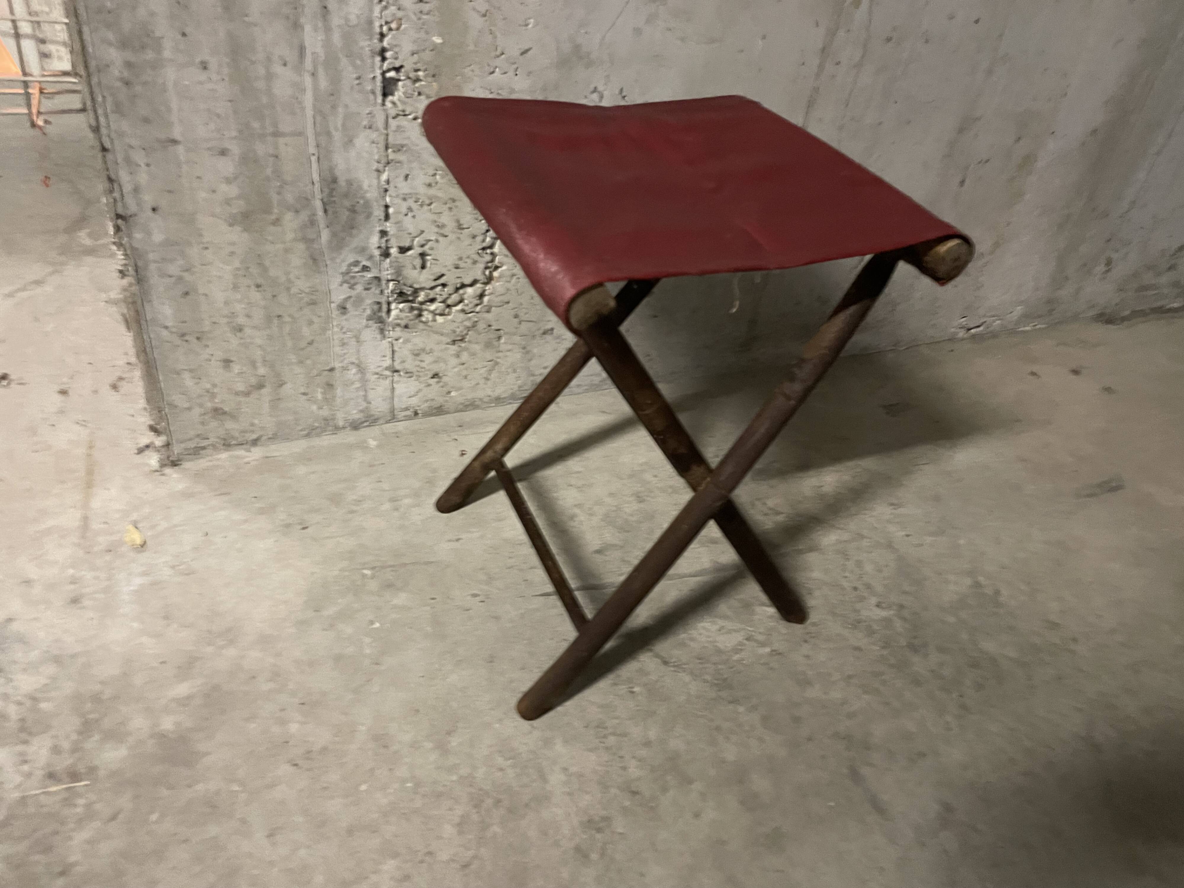 Nomadic stool 40s