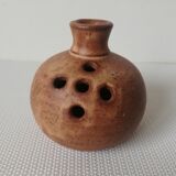 Vase pique flowers