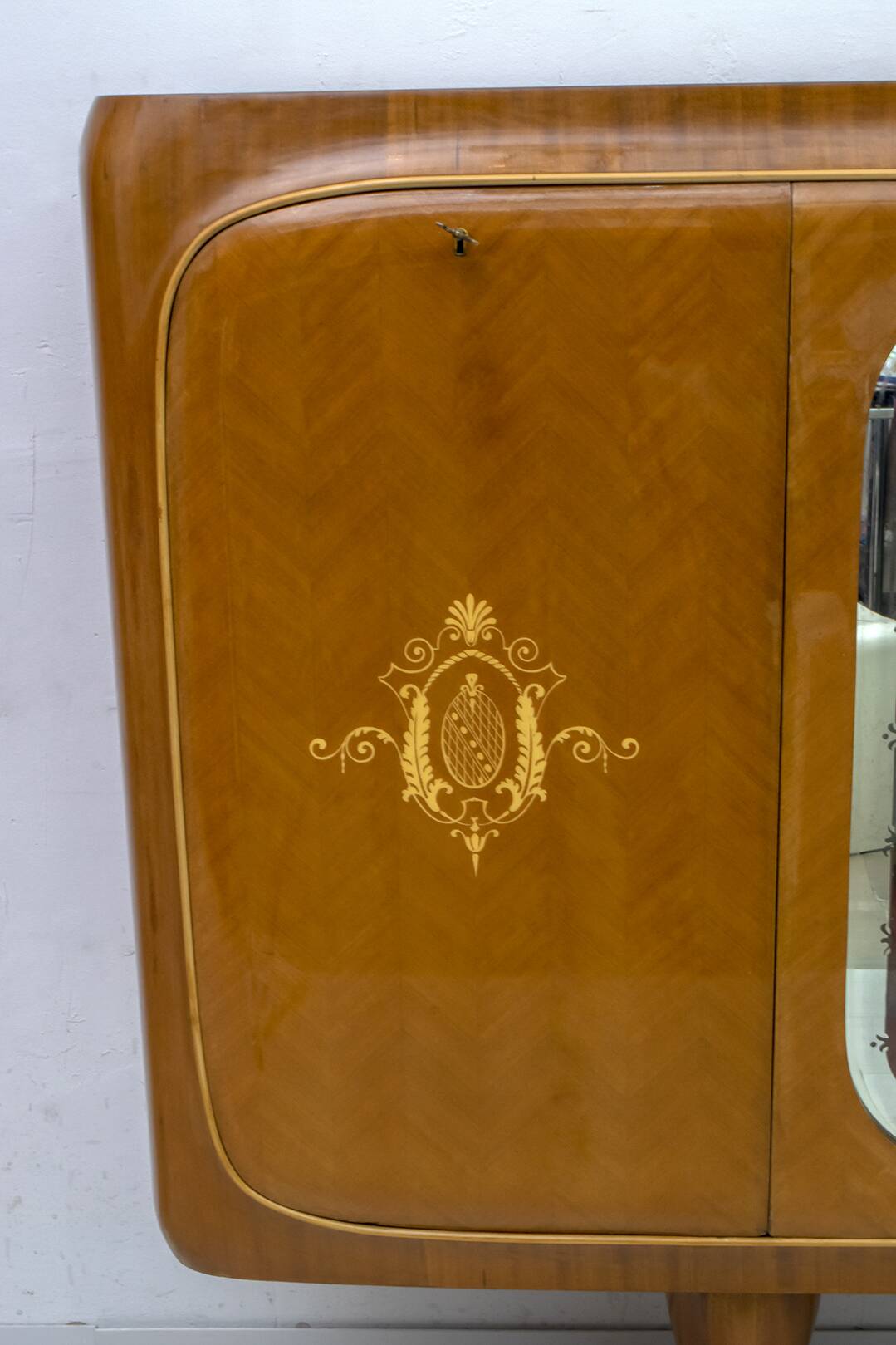 Vittorio Dassi Mid-Century Modern Italian Mahogany Cabinet Bar, 1950s