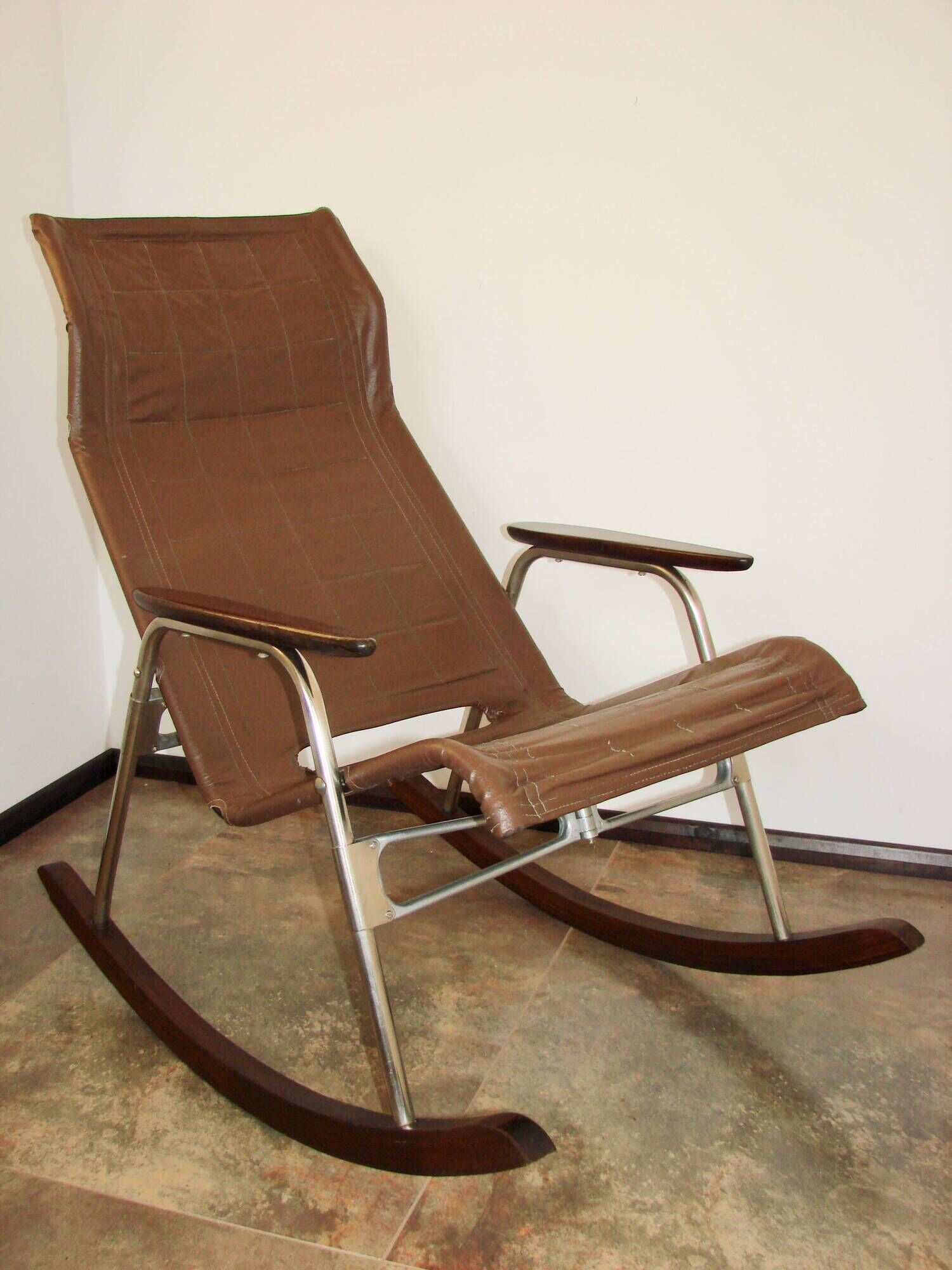 Folding rocking chair designed by Takeshi Nii, 1950s.