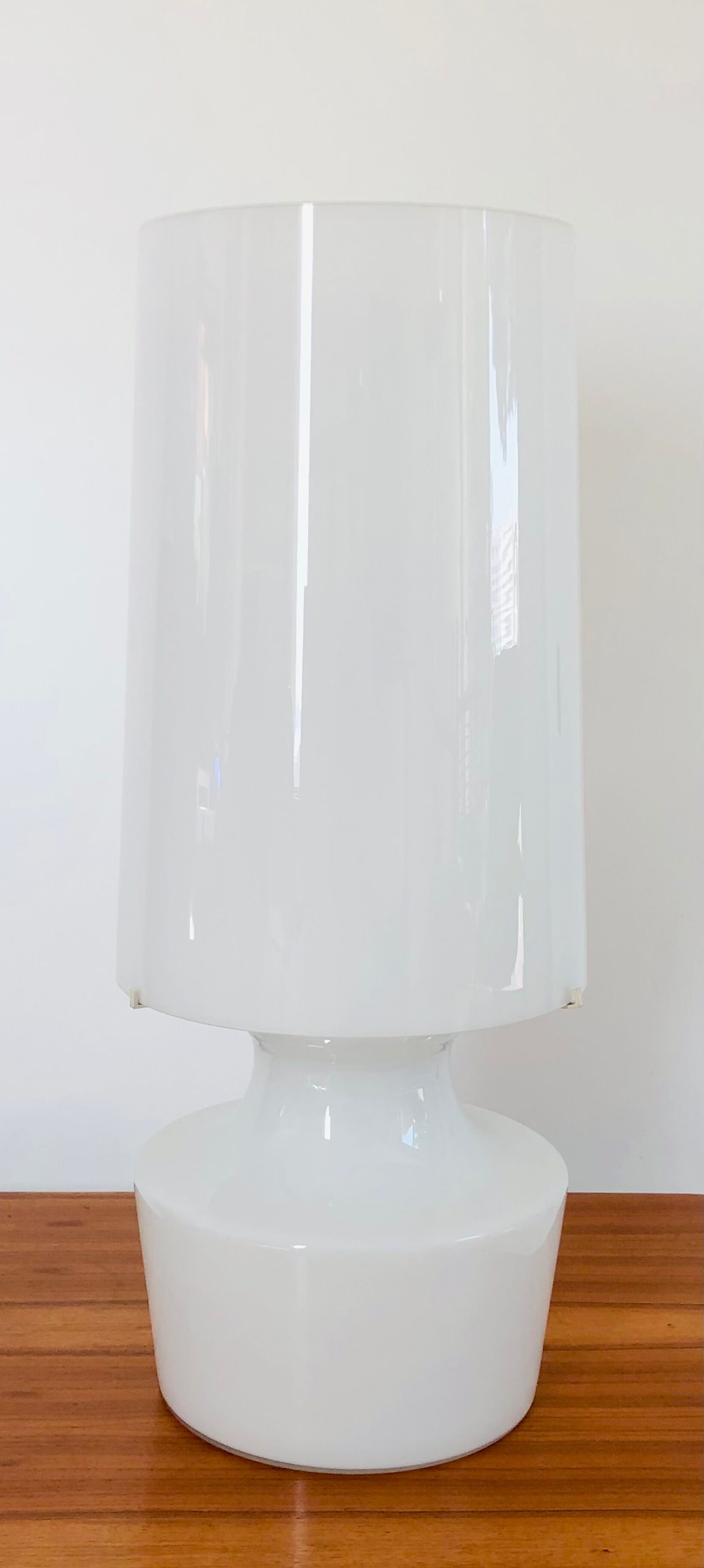 Lampe de salon en verre blanc, Italie années 60