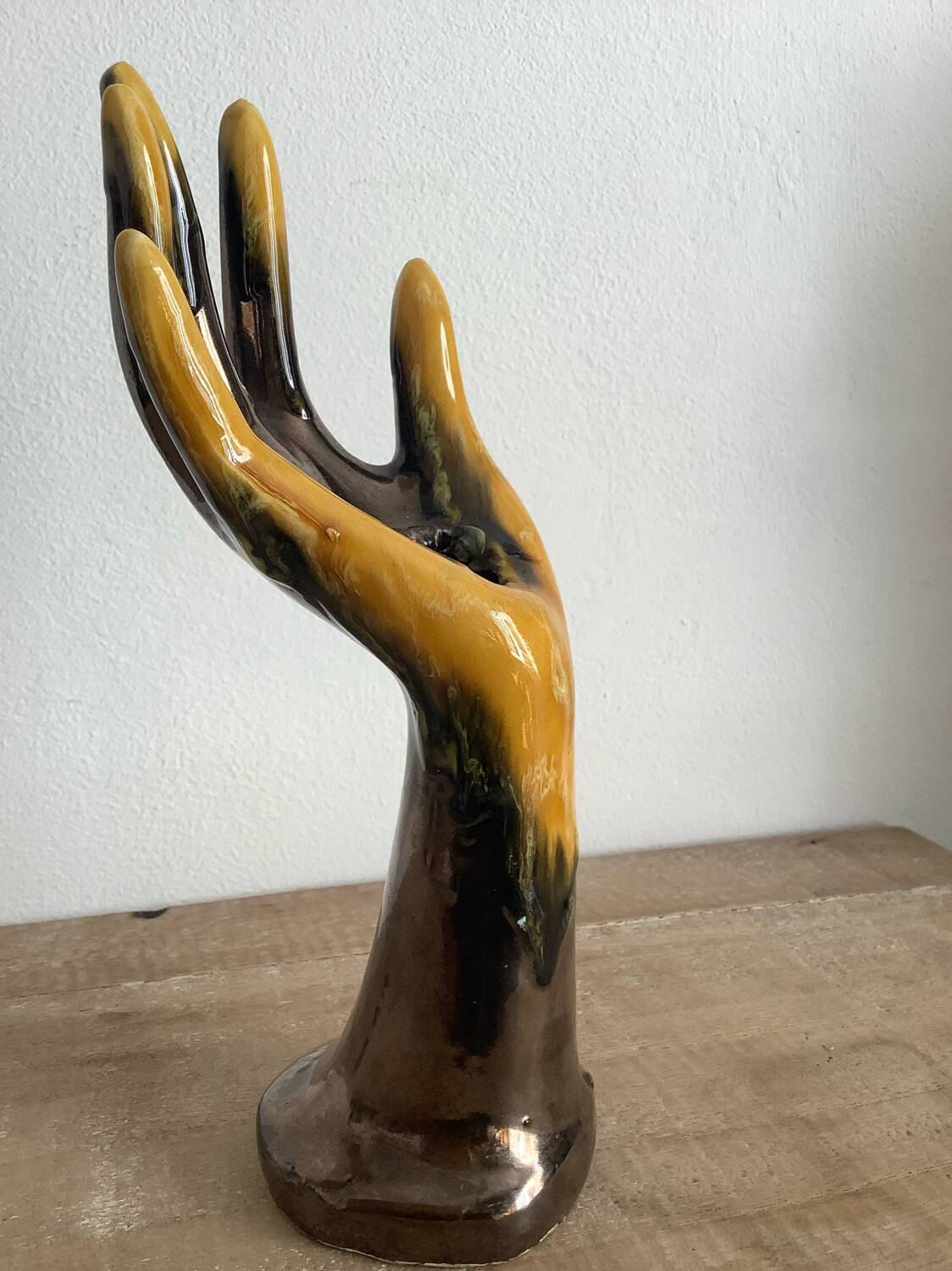 Hand ring holder or soliflore