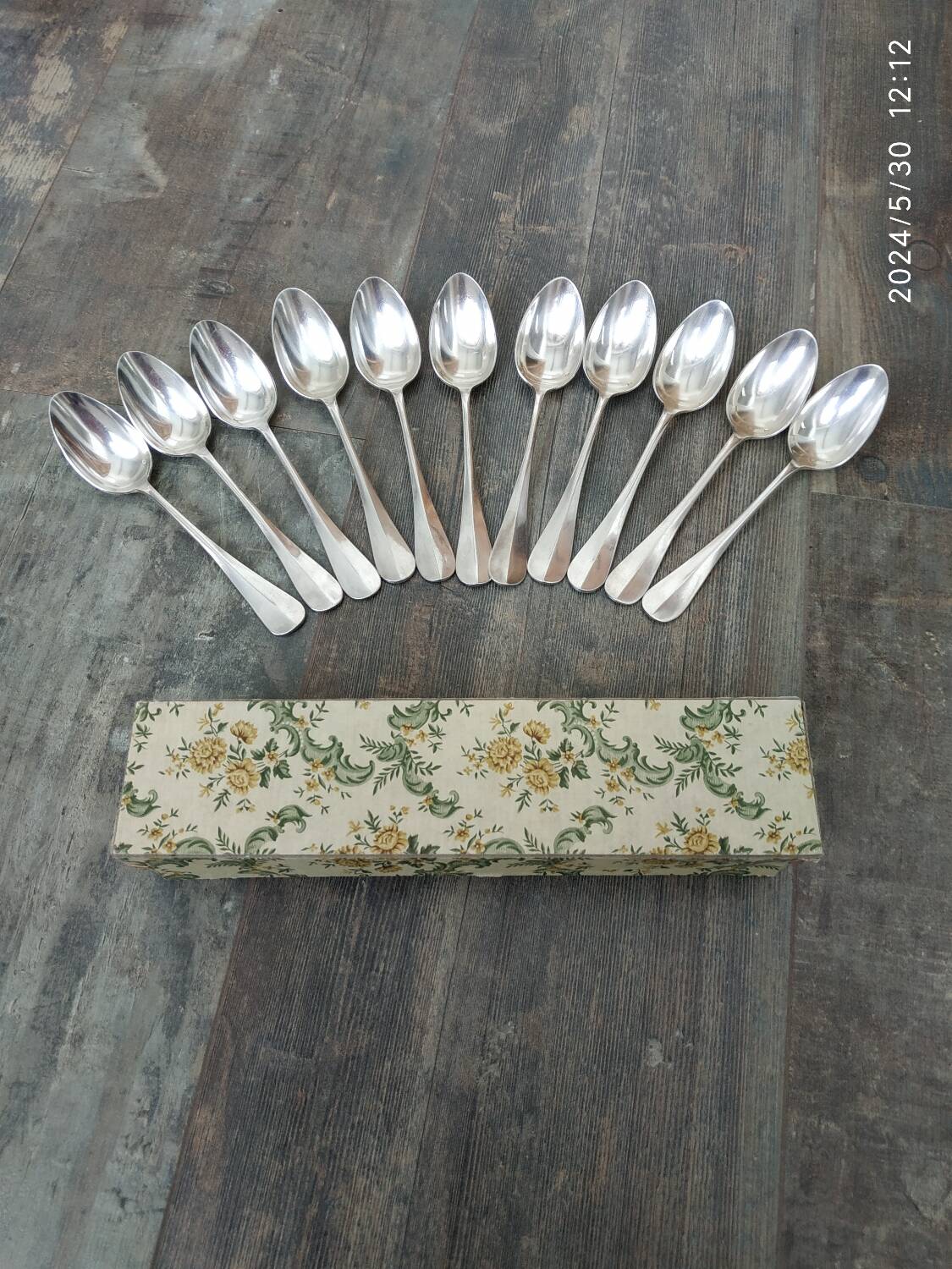 Dessert spoons