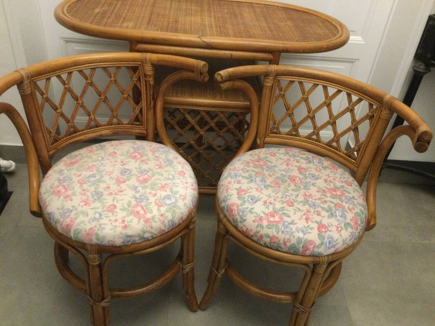 Table and 2 armchairs set in rattan and wicker, 70s/80s