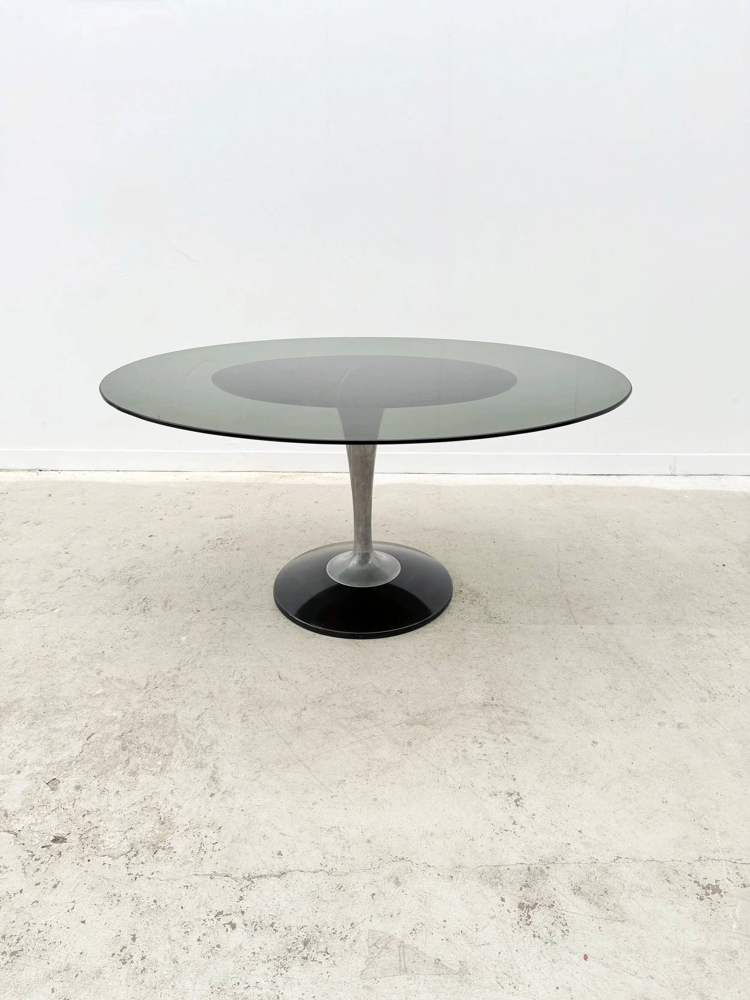 Tulip oval table by Chromcraft in plexiglass and aluminium, USA 1970.