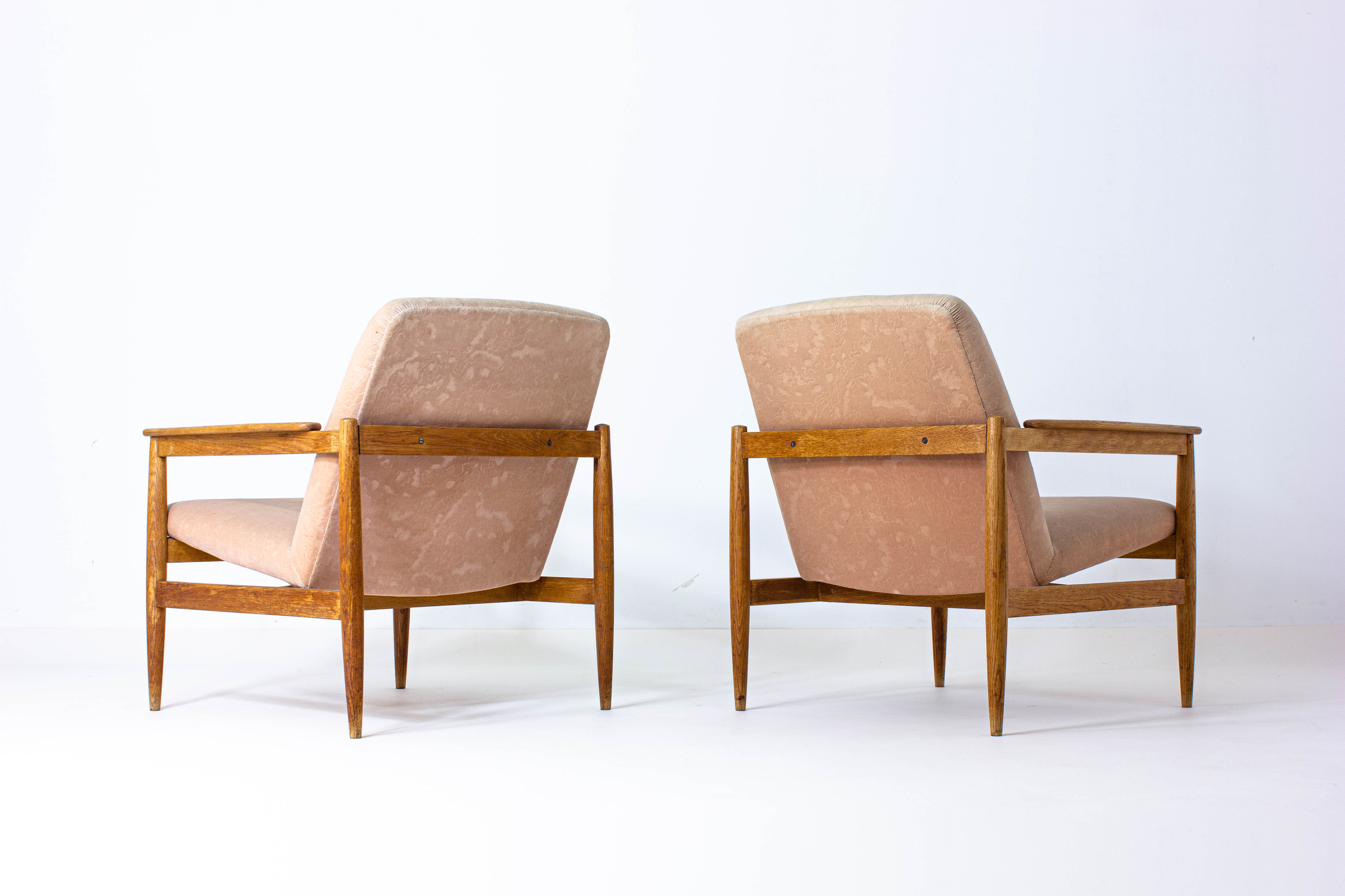 Ensemble de deux fauteuils danois en tissu rose