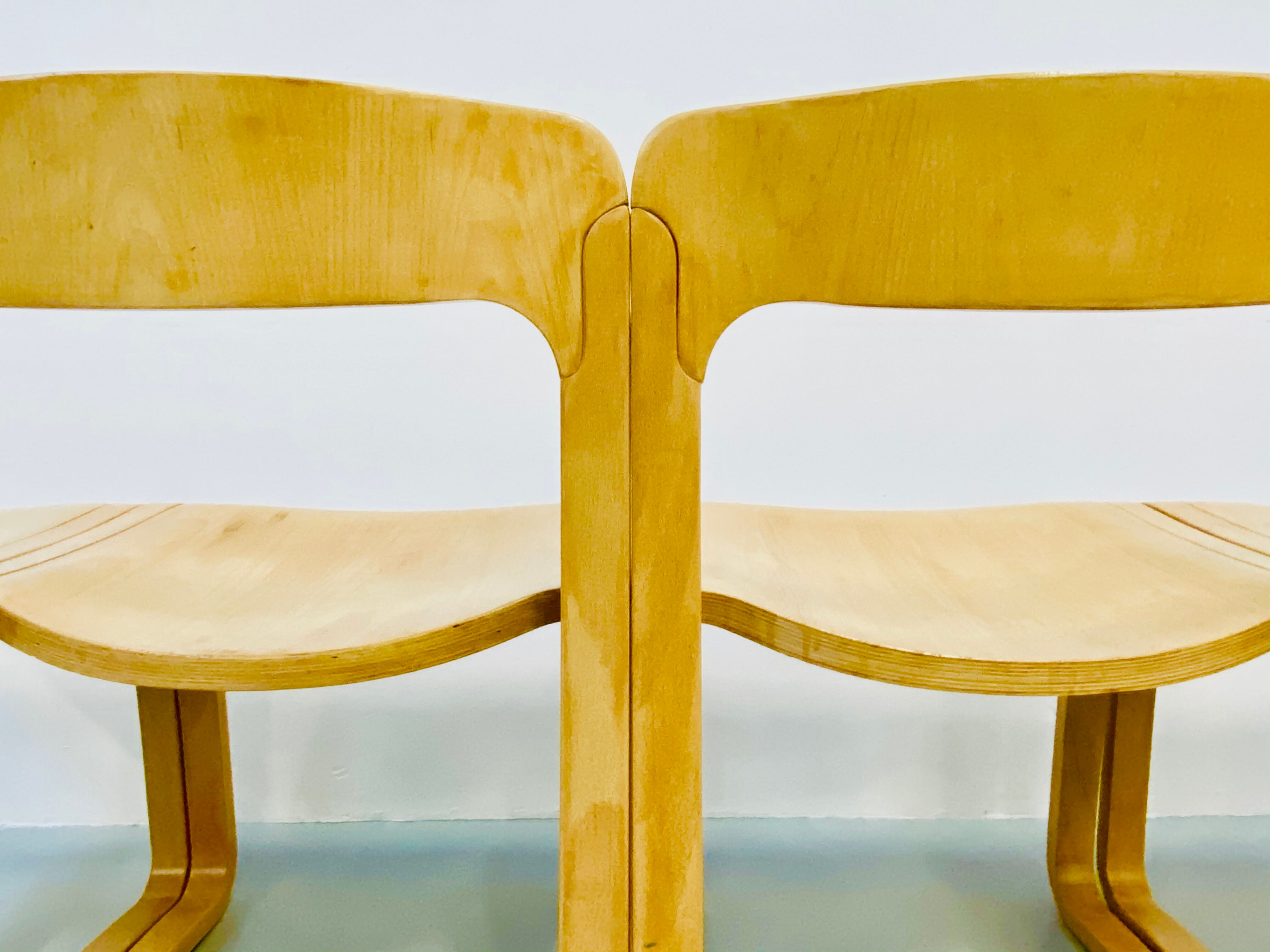 Lot de 4 chaises traîneau italiennes d'époque en hêtre contreplaqué moulé