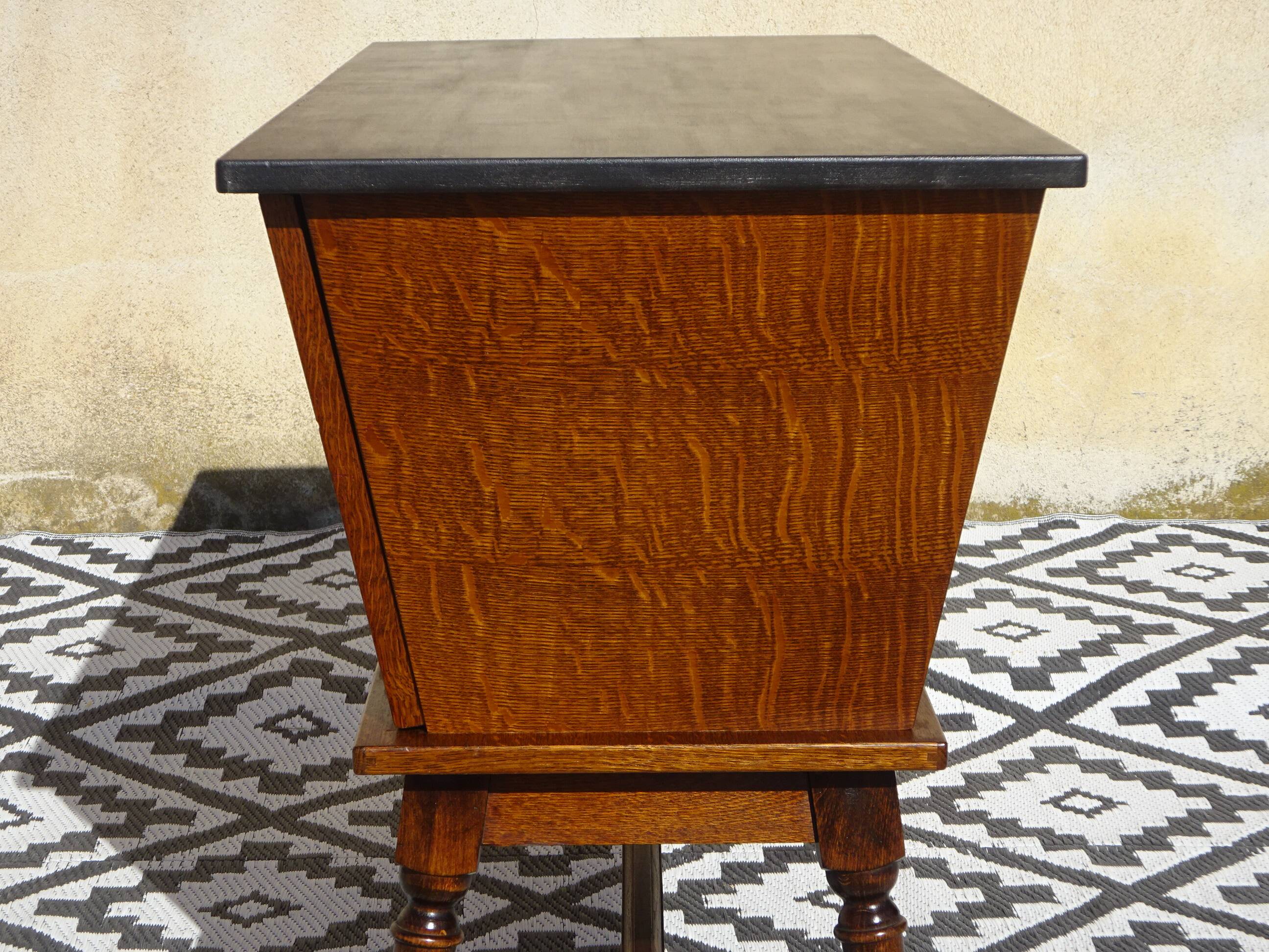 Furniture on wheels, oak and black