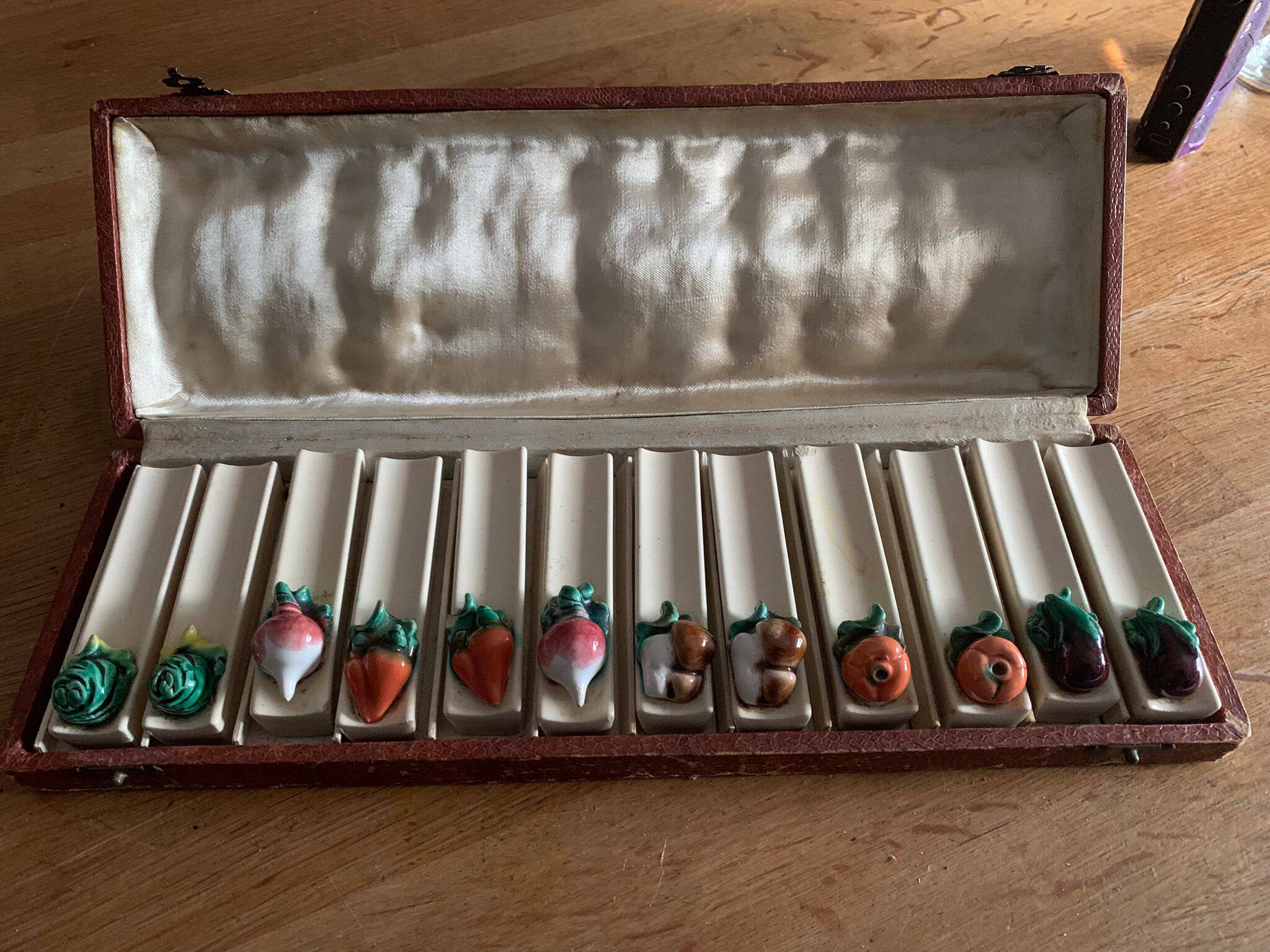 Set of 12 ceramic vegetable knife holders from Vallauris