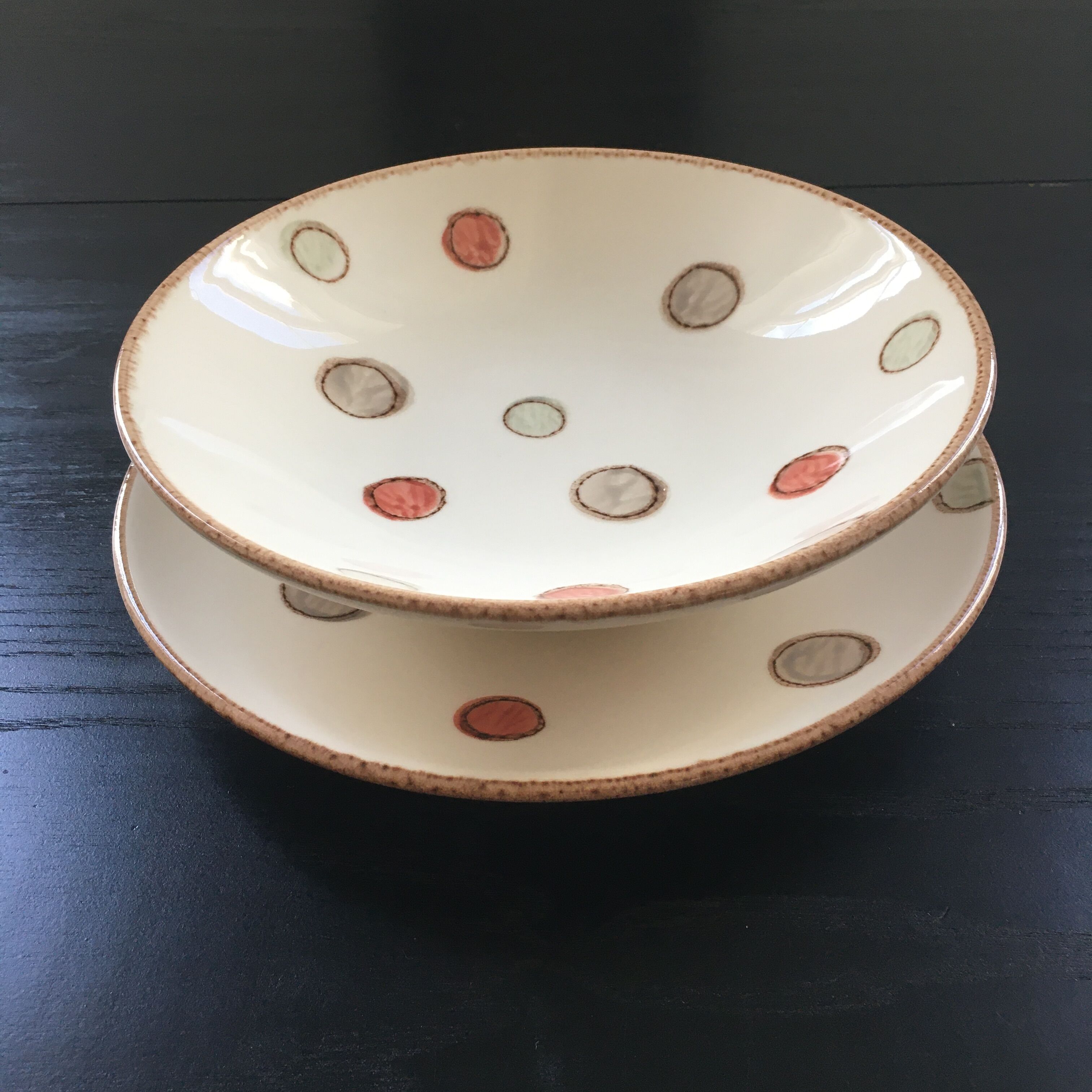 Set of 2 polka dot decor plates