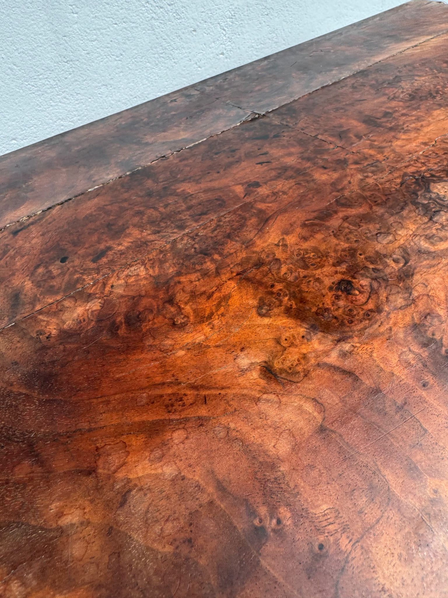 Commode en bois de burl vintage