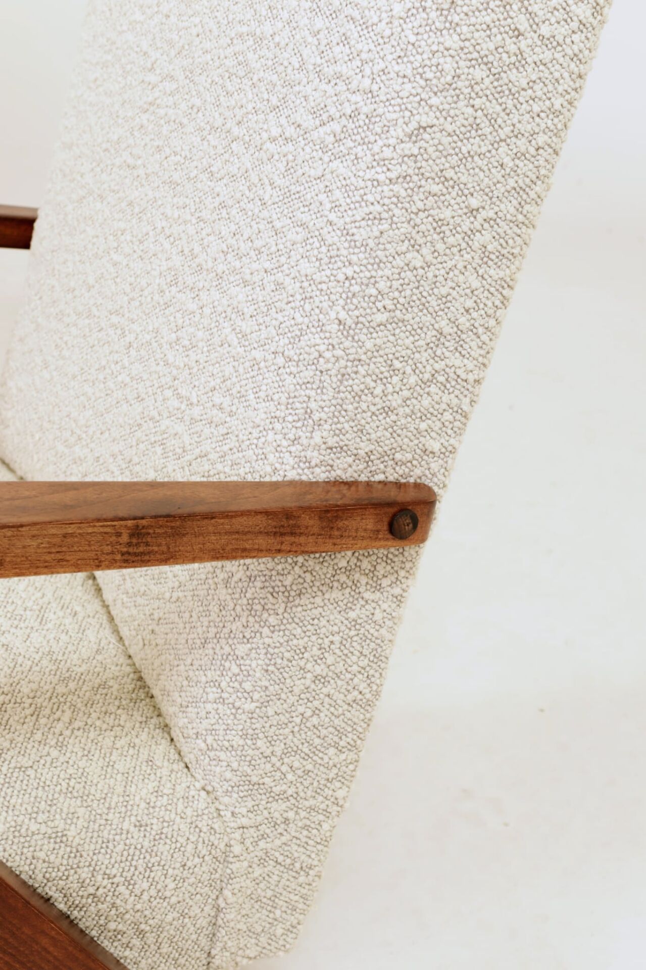 Vintage long chair off-white bouclé zigzag