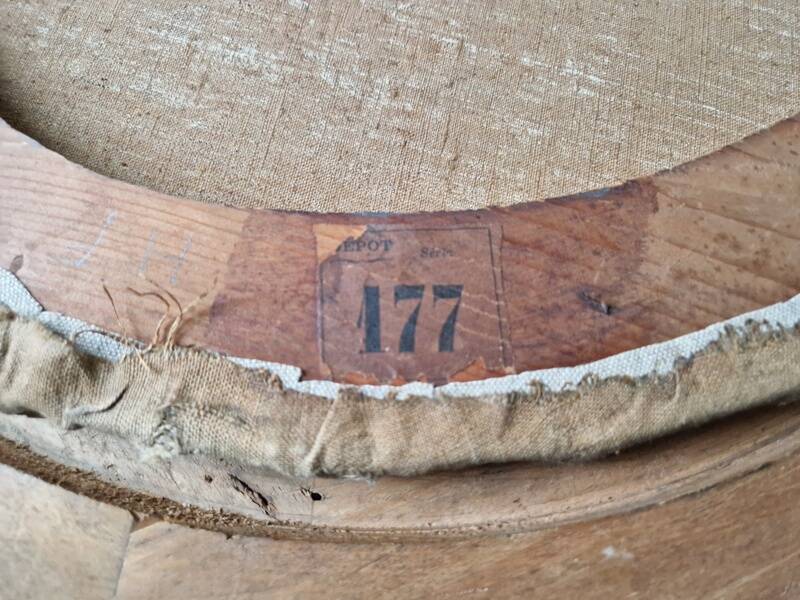 Charles Gislain (1826-1904) - Oil on oval canvas, Portrait of a Woman, 1887