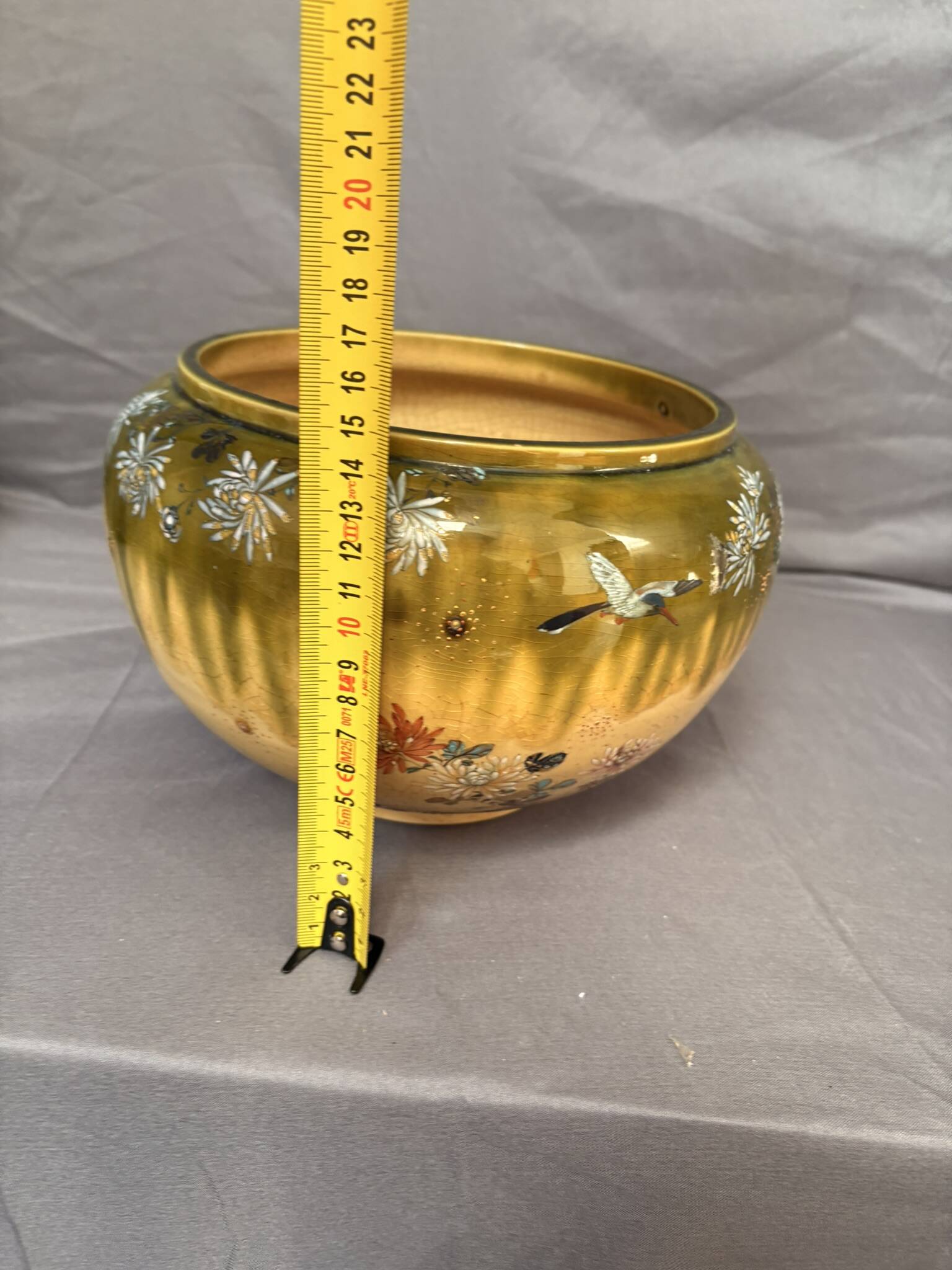 Planter, Japanese ceramic cache-pot in green, decorated with birds and flowers, Kobe Shuzan Satsuma Meiji.